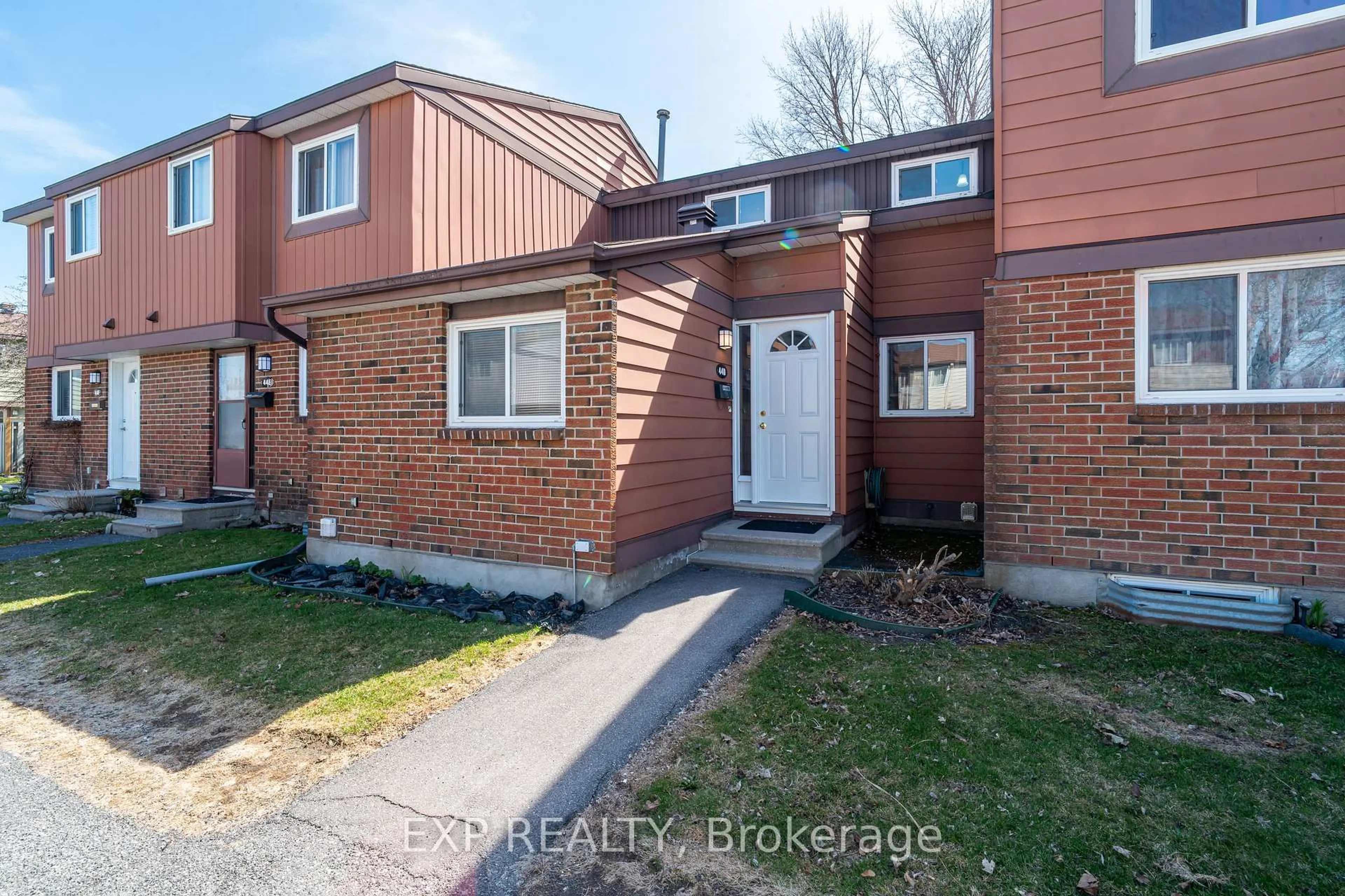 Unknown for 44 FOXFIELD Dr #D, Ottawa Ontario K2J 1P7