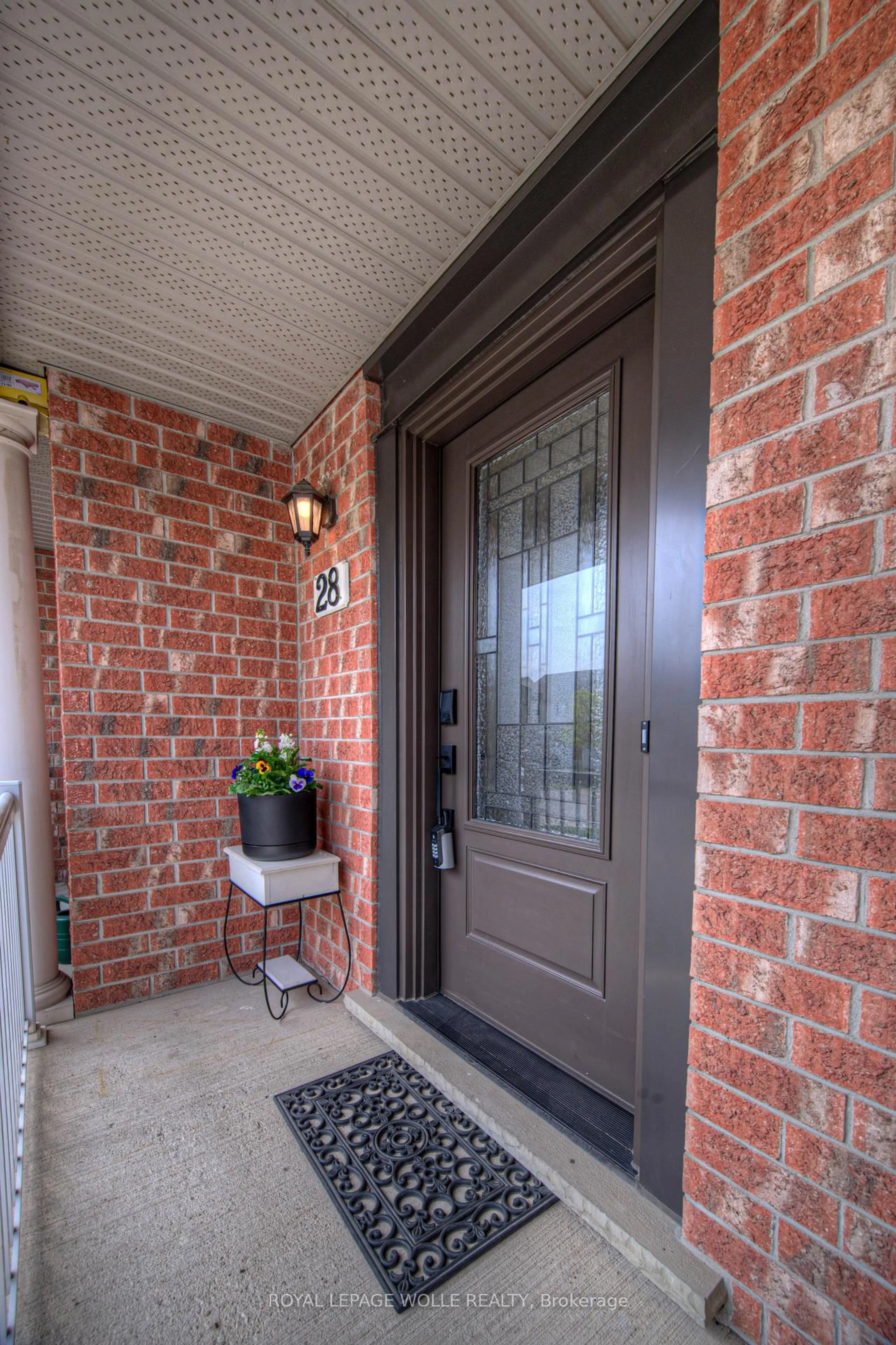 Indoor entryway for 28 Werstine Terr, Cambridge Ontario N3C 4G7