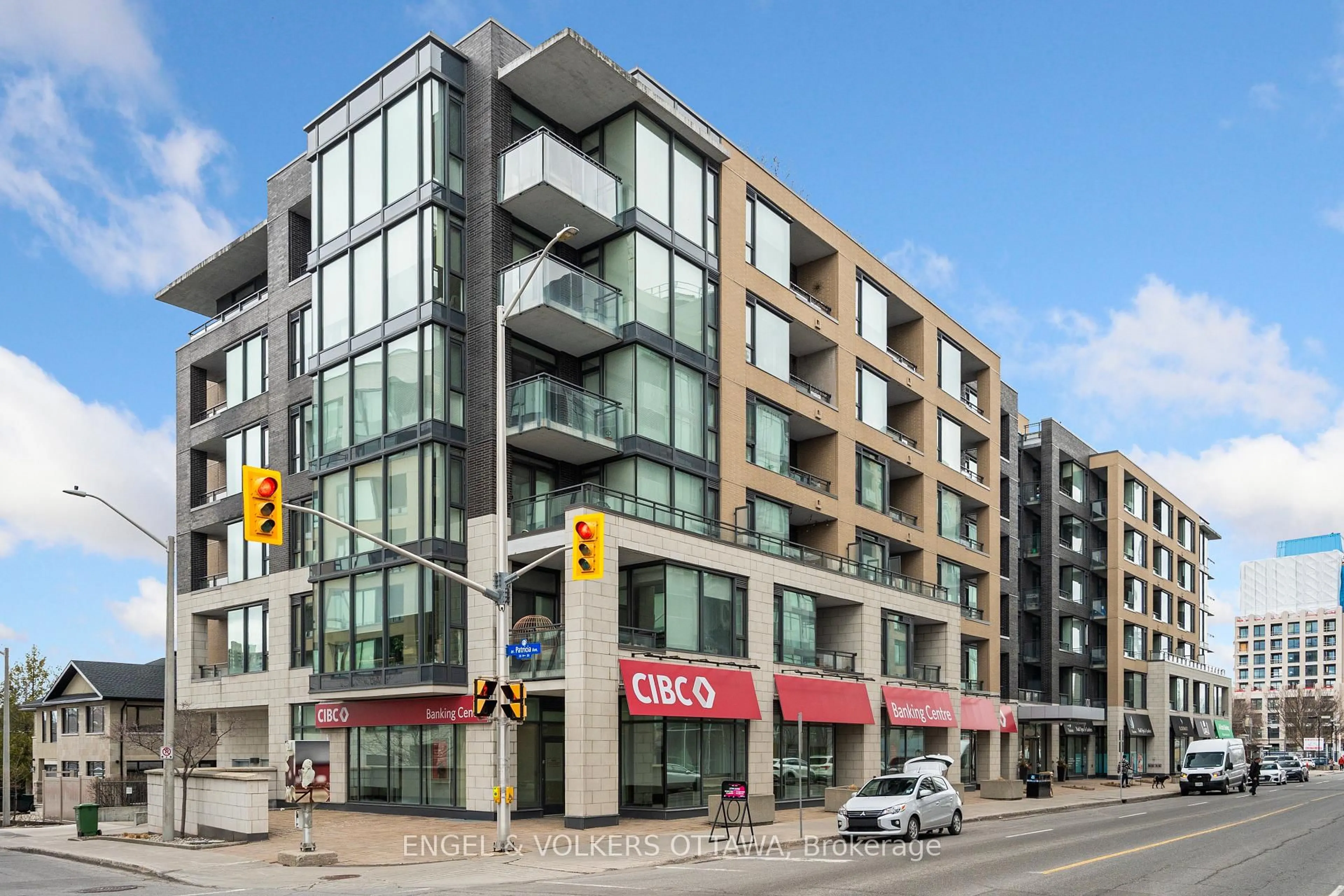 Patio, building for 101 Richmond Rd #516, Ottawa Ontario K1Z 0A6