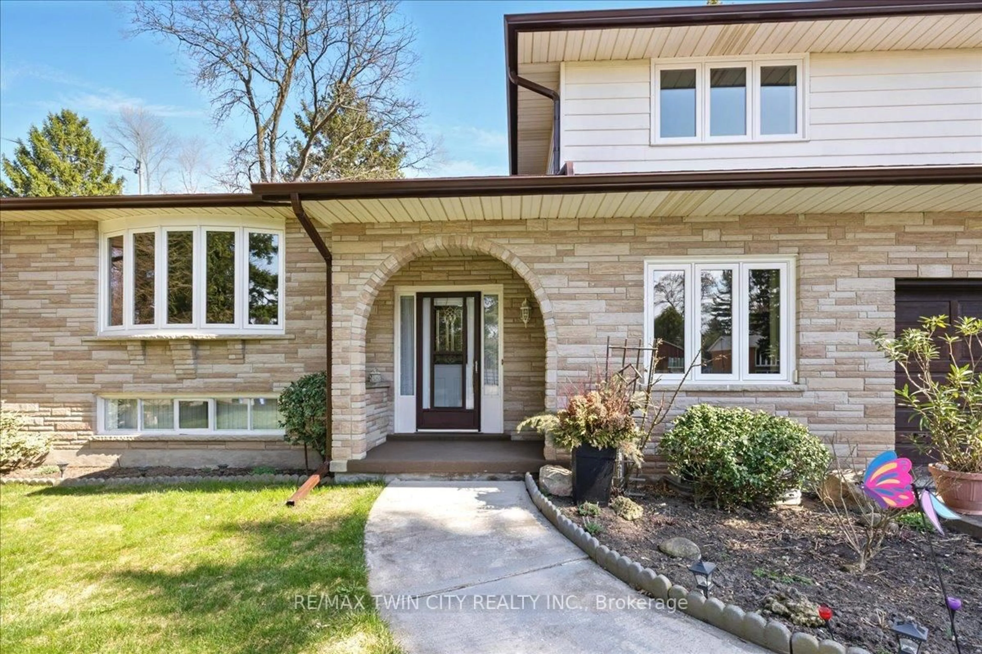 Home with brick exterior material, street for 263 Normandy Ave, Waterloo Ontario N2K 1X6