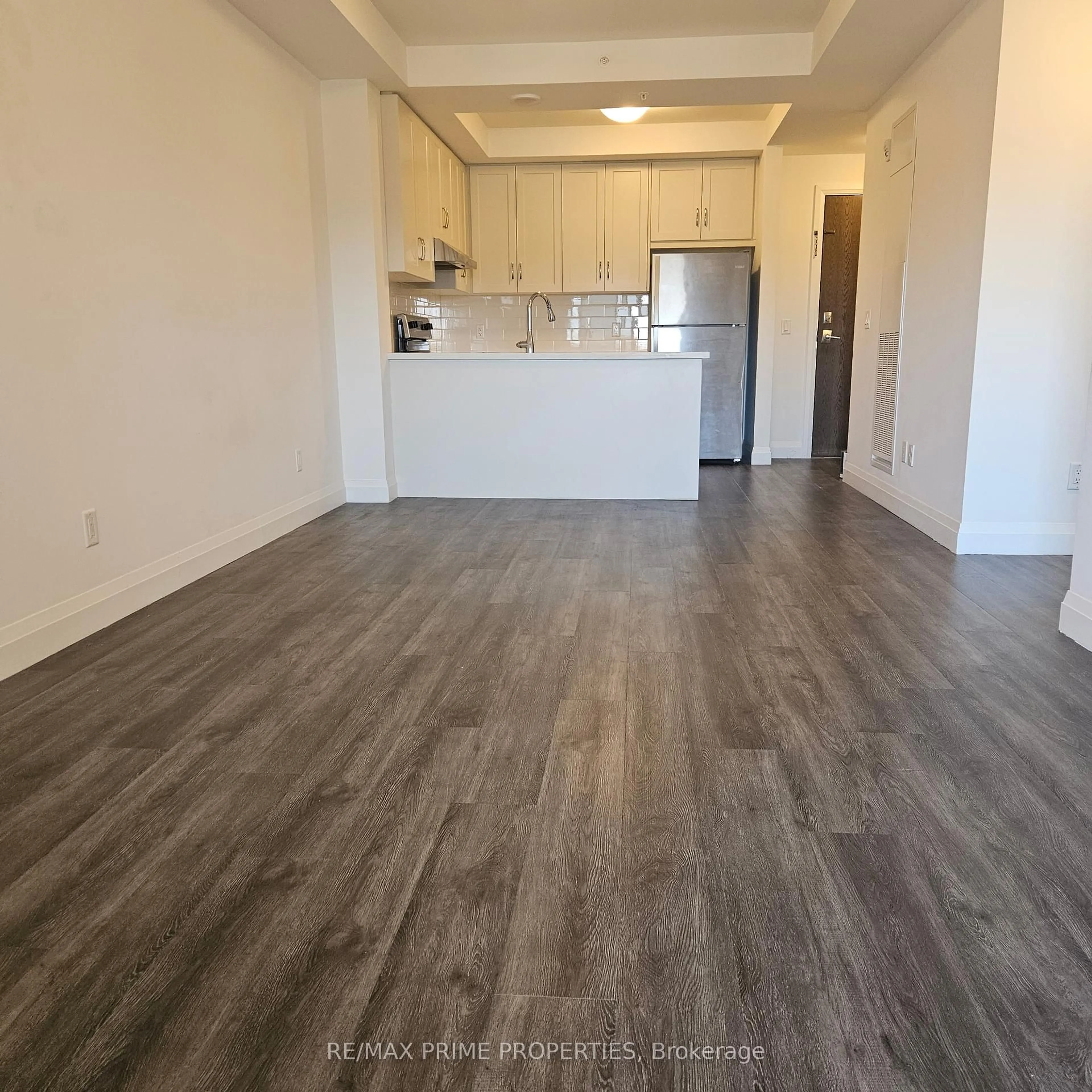 A pic of a room for 30 Hamilton St #406, Hamilton Ontario L0R 2H4