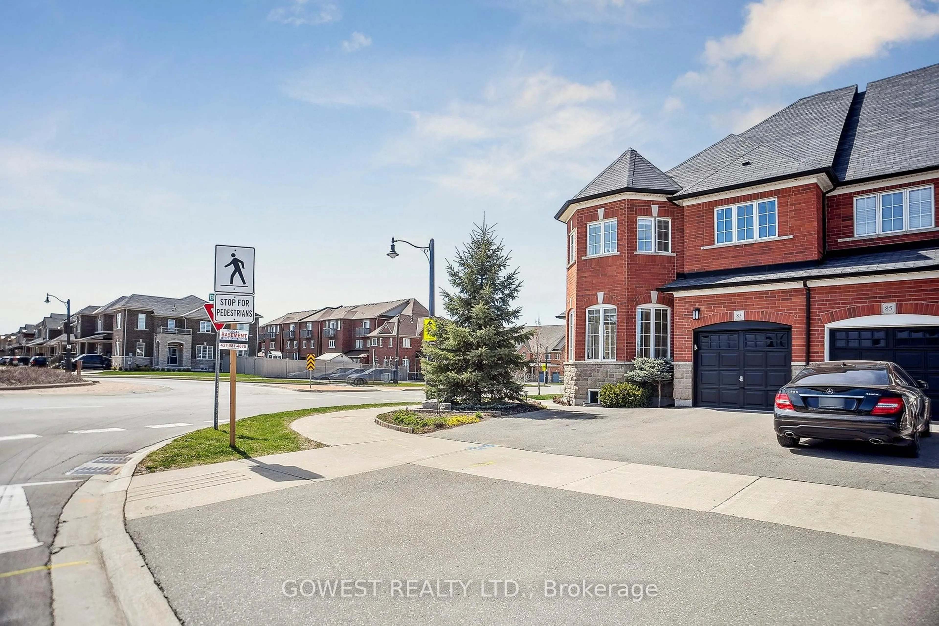 A pic from outside/outdoor area/front of a property/back of a property/a pic from drone, street for 83 Skinner Rd, Hamilton Ontario L0R 2H7