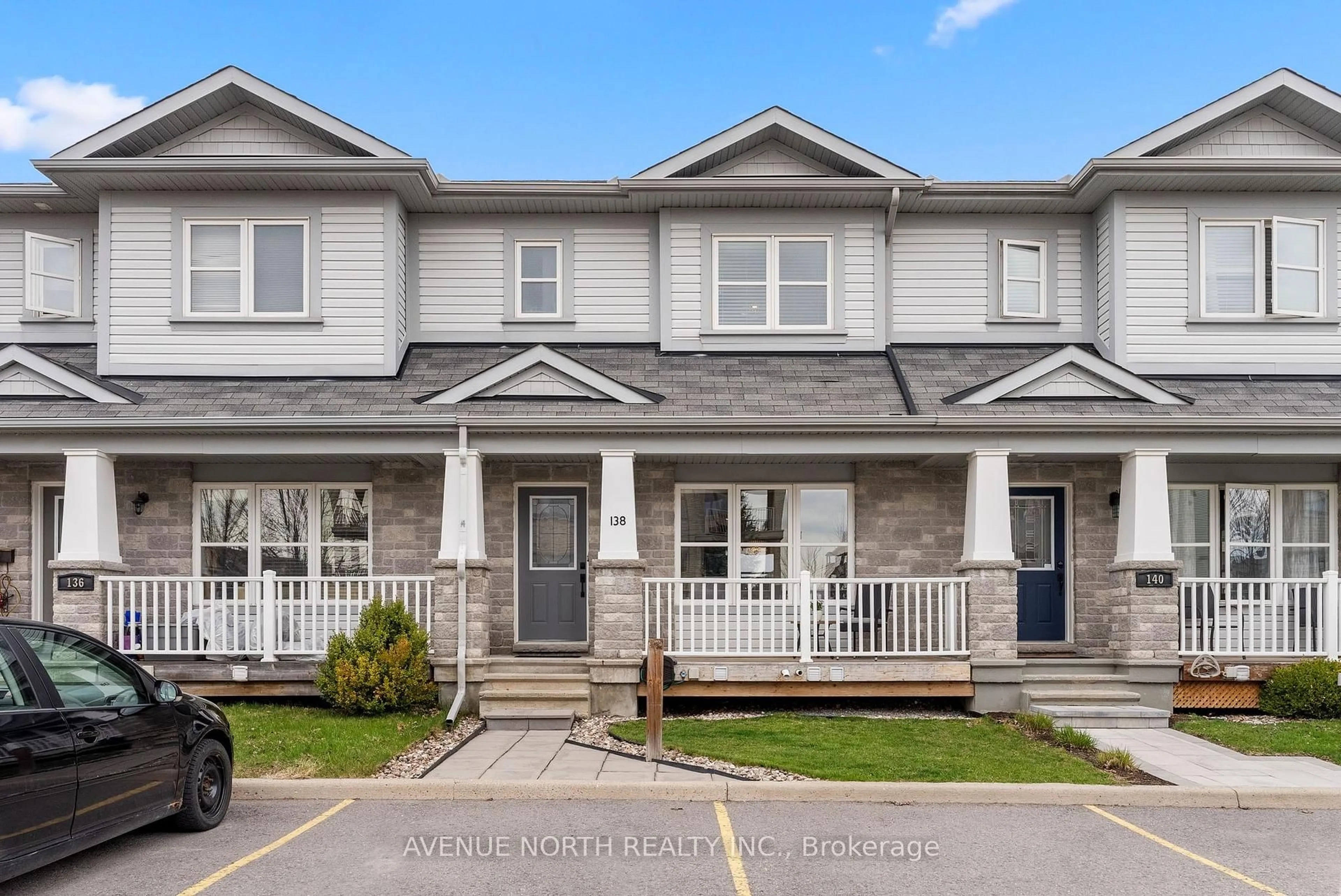 Home with vinyl exterior material, street for 138 Potts Private, Ottawa Ontario K4A 0N7