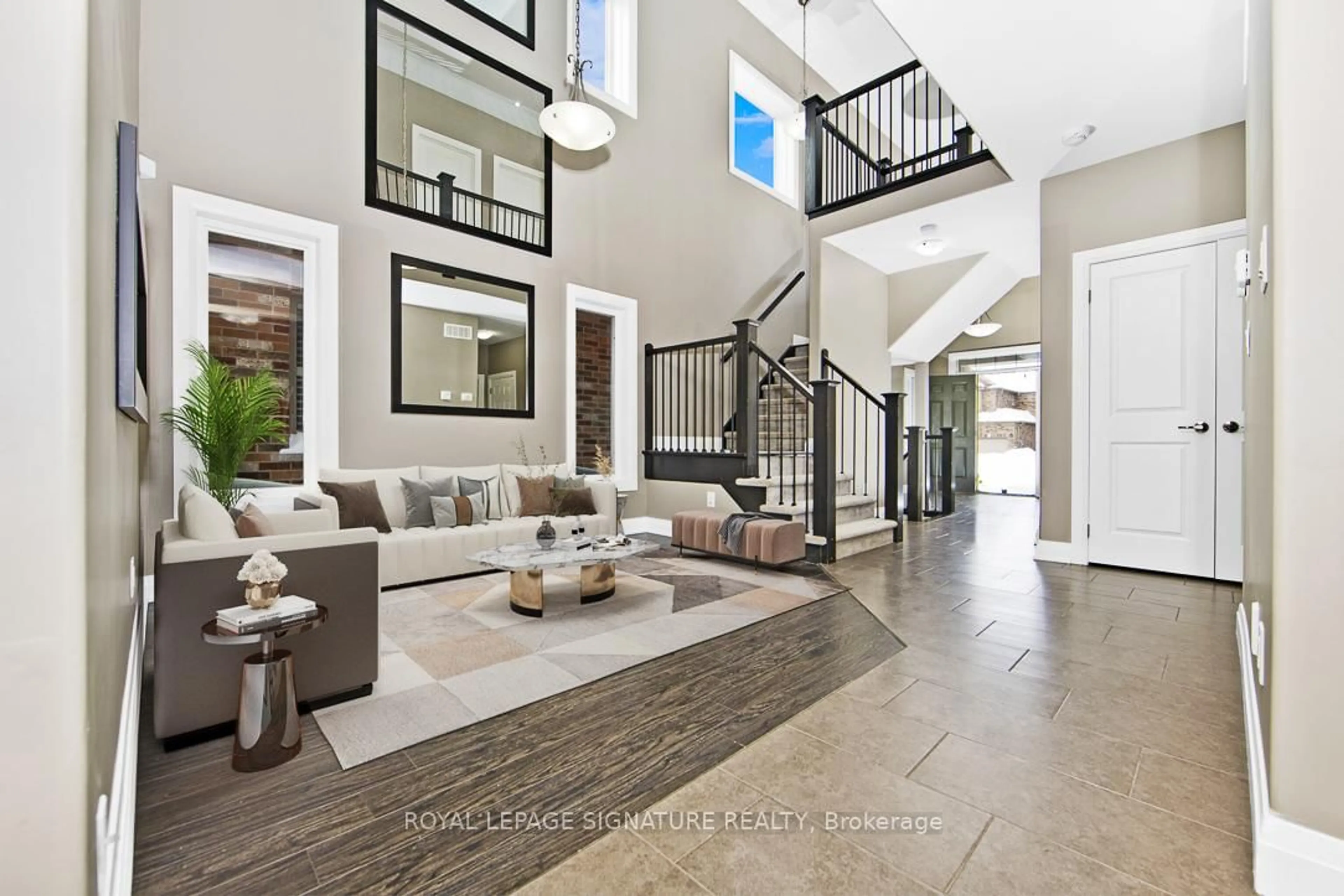 Indoor entryway for 593 Pinery Tr, Waterloo Ontario N2V 2Y3