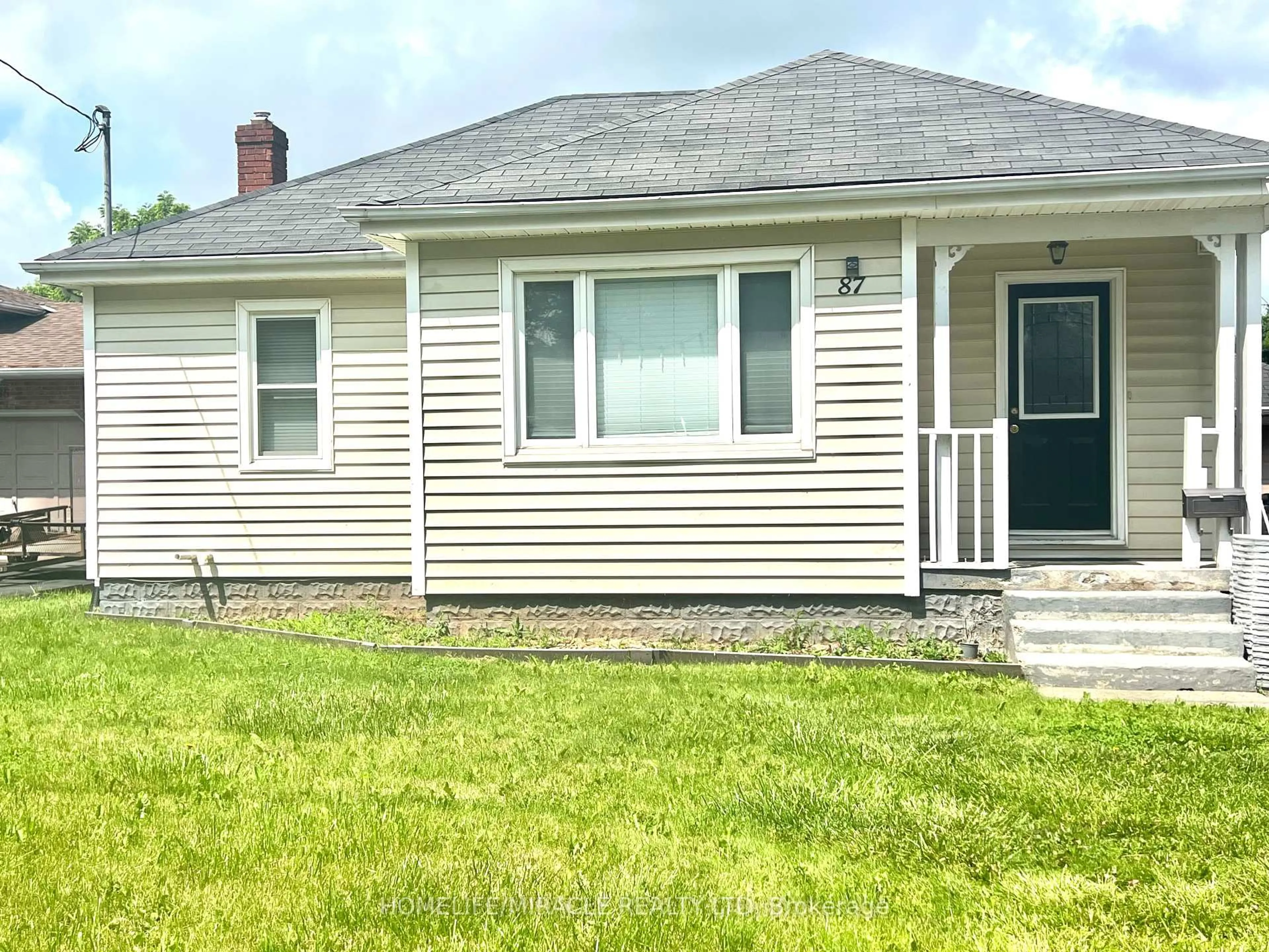 Home with vinyl exterior material, street for 87 Rice Rd, Welland Ontario L3C 2V6