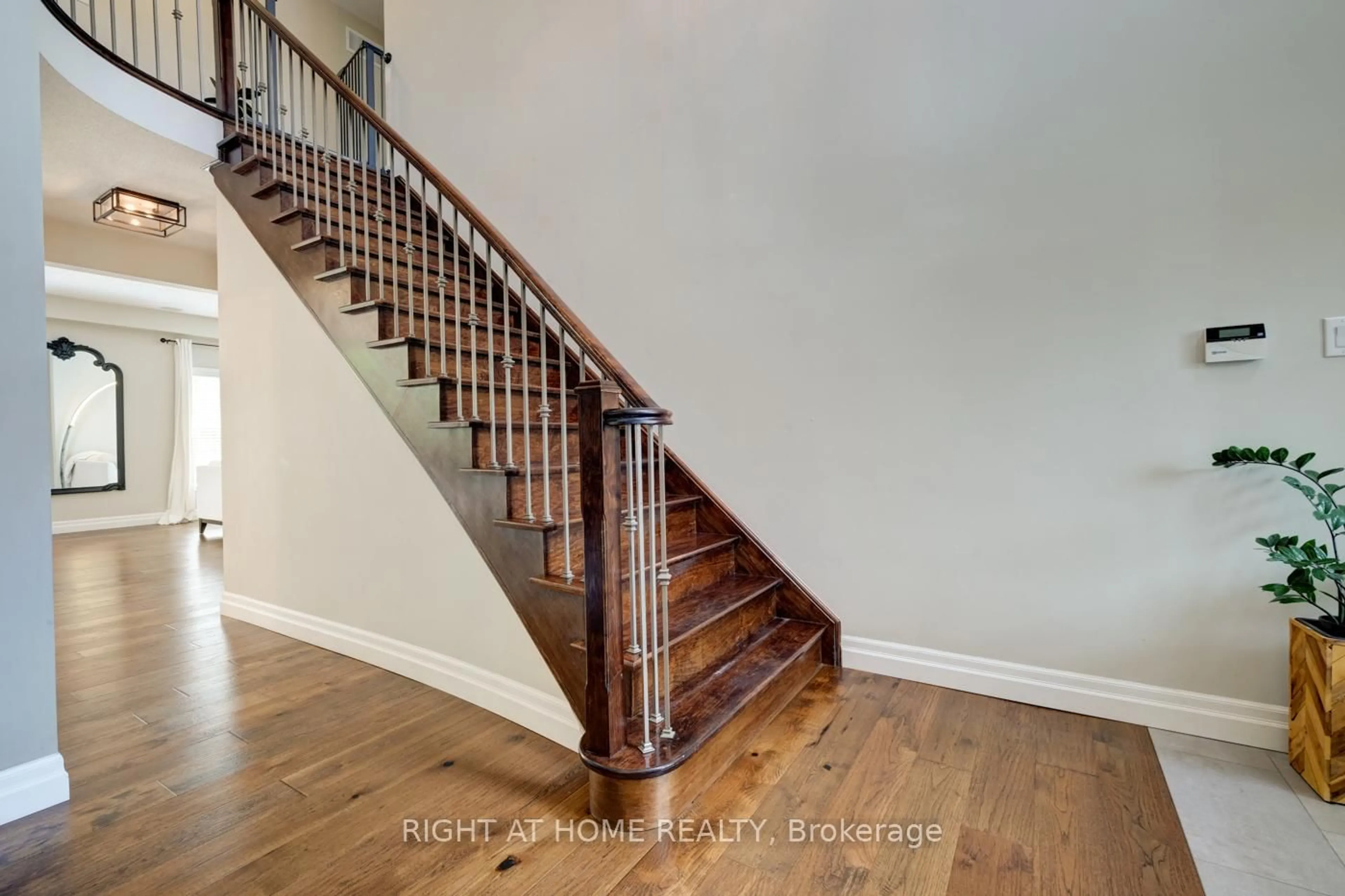 Stairs for 41 Watercliff Pl, Hamilton Ontario L8E 6E5