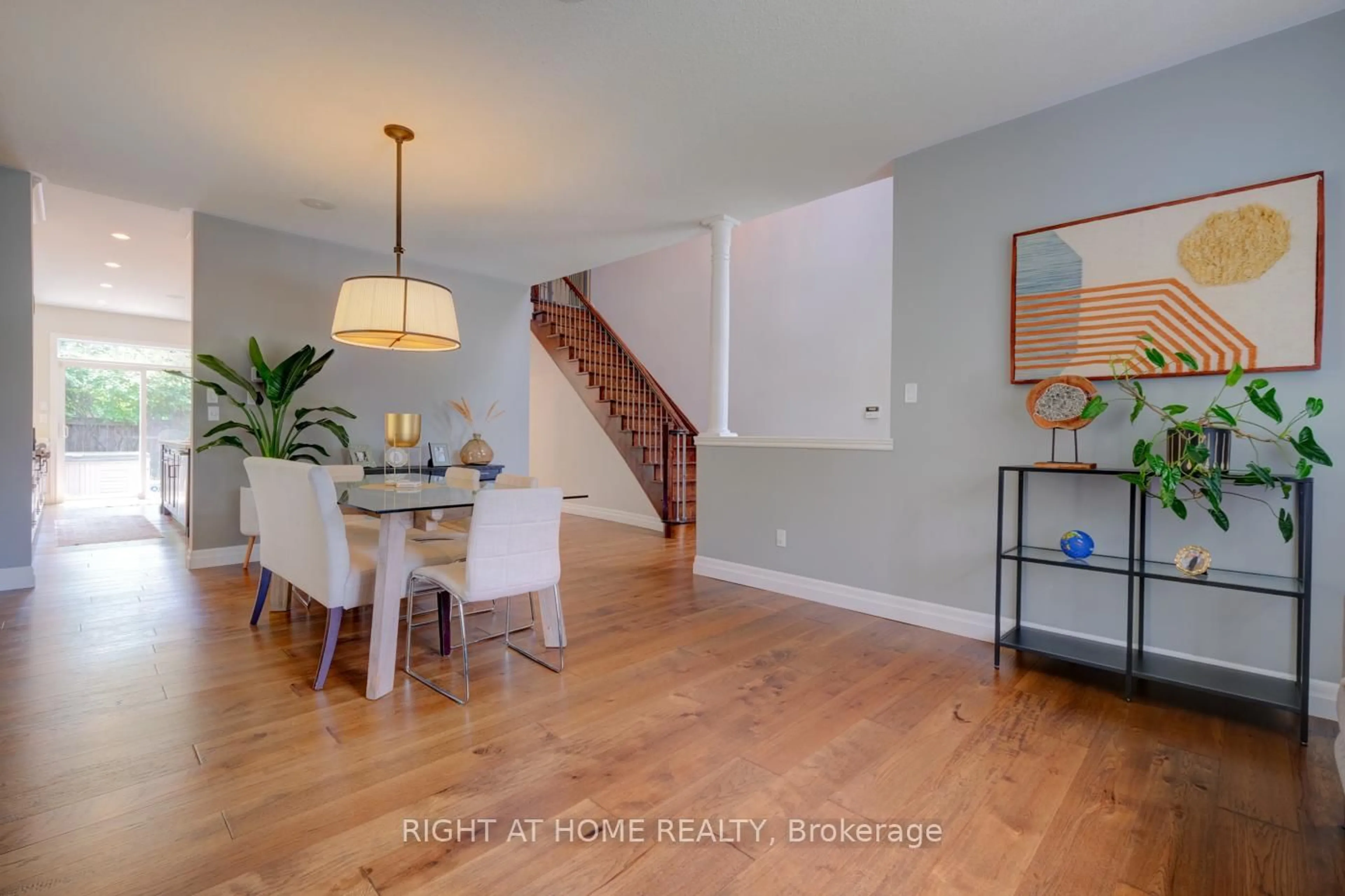 Dining room, wood/laminate floor for 41 Watercliff Pl, Hamilton Ontario L8E 6E5