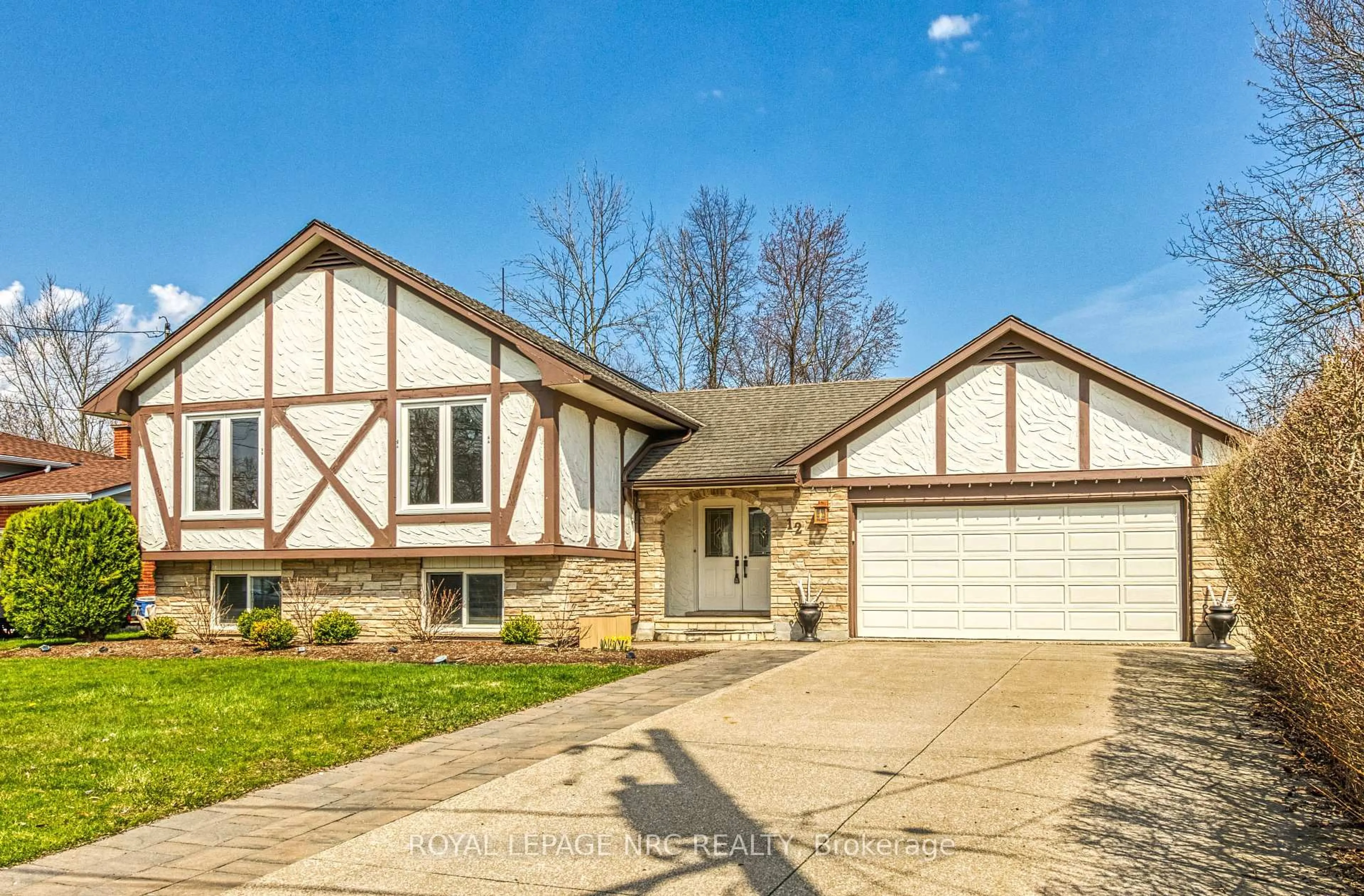 Home with brick exterior material, street for 12 Englewood Crt, Fort Erie Ontario L2A 5X5