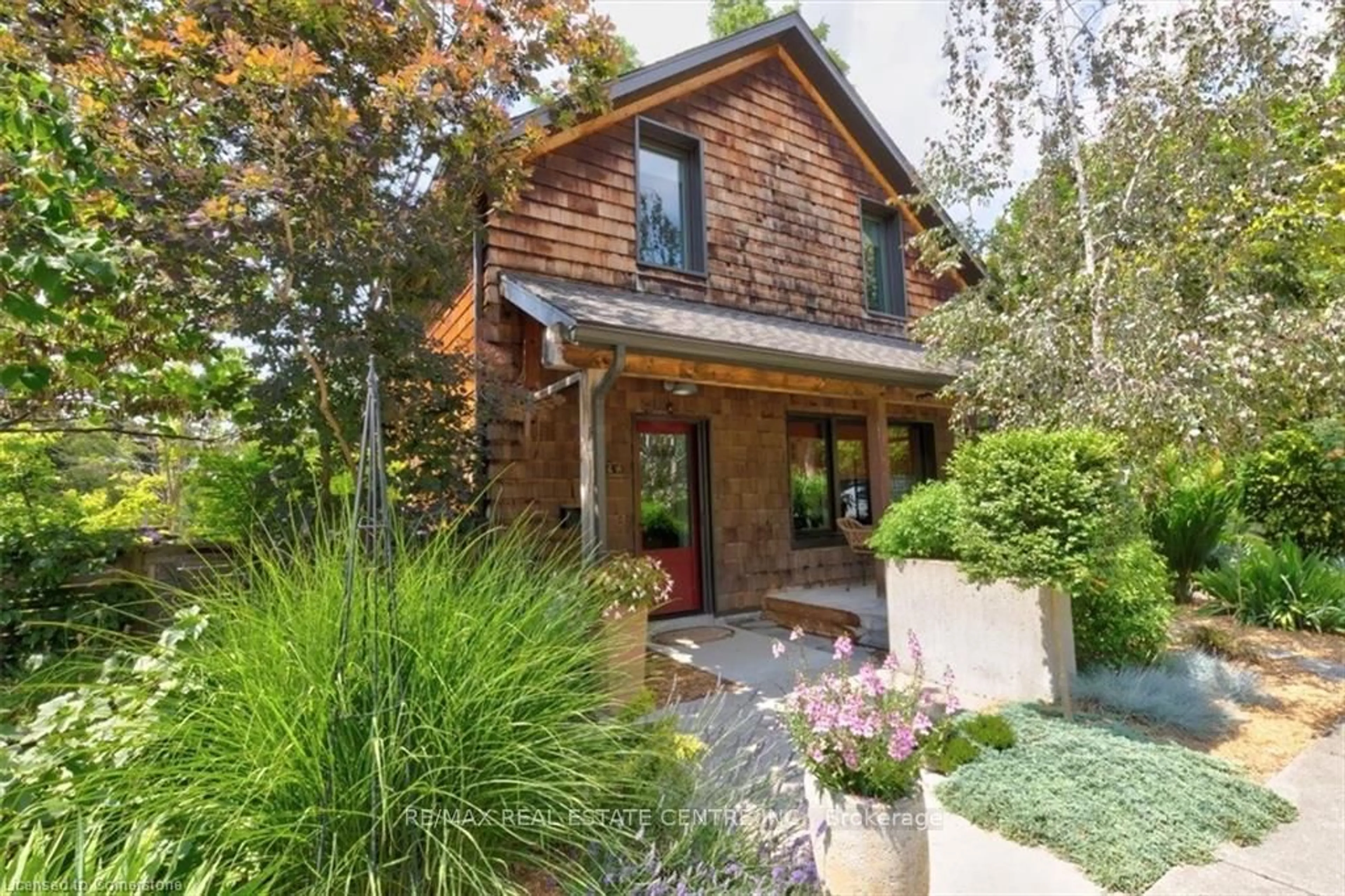 Home with brick exterior material, street for 48 George St, Waterloo Ontario N2J 1K7