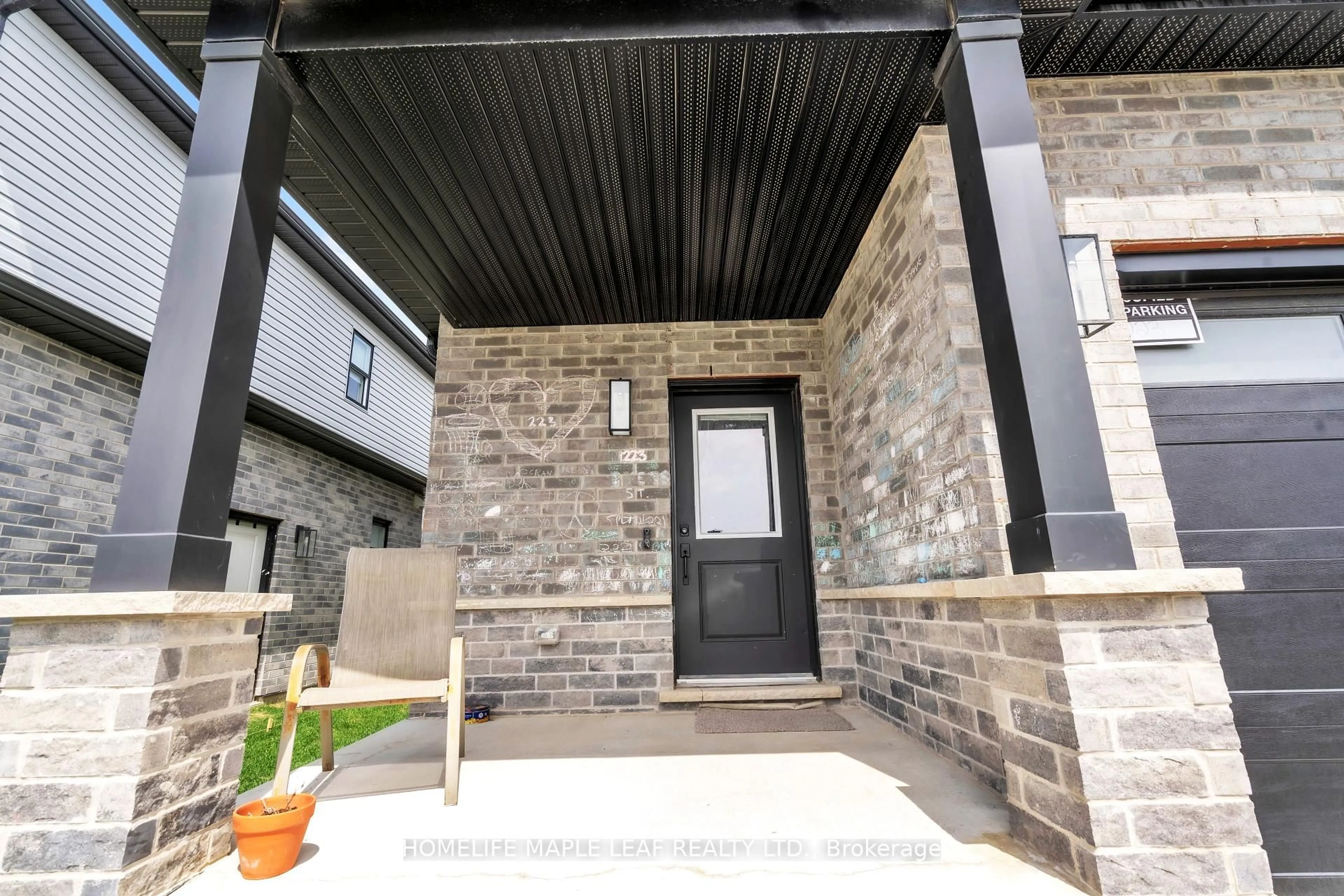 Unknown for 223 Byers St, London Ontario N6J 0J2