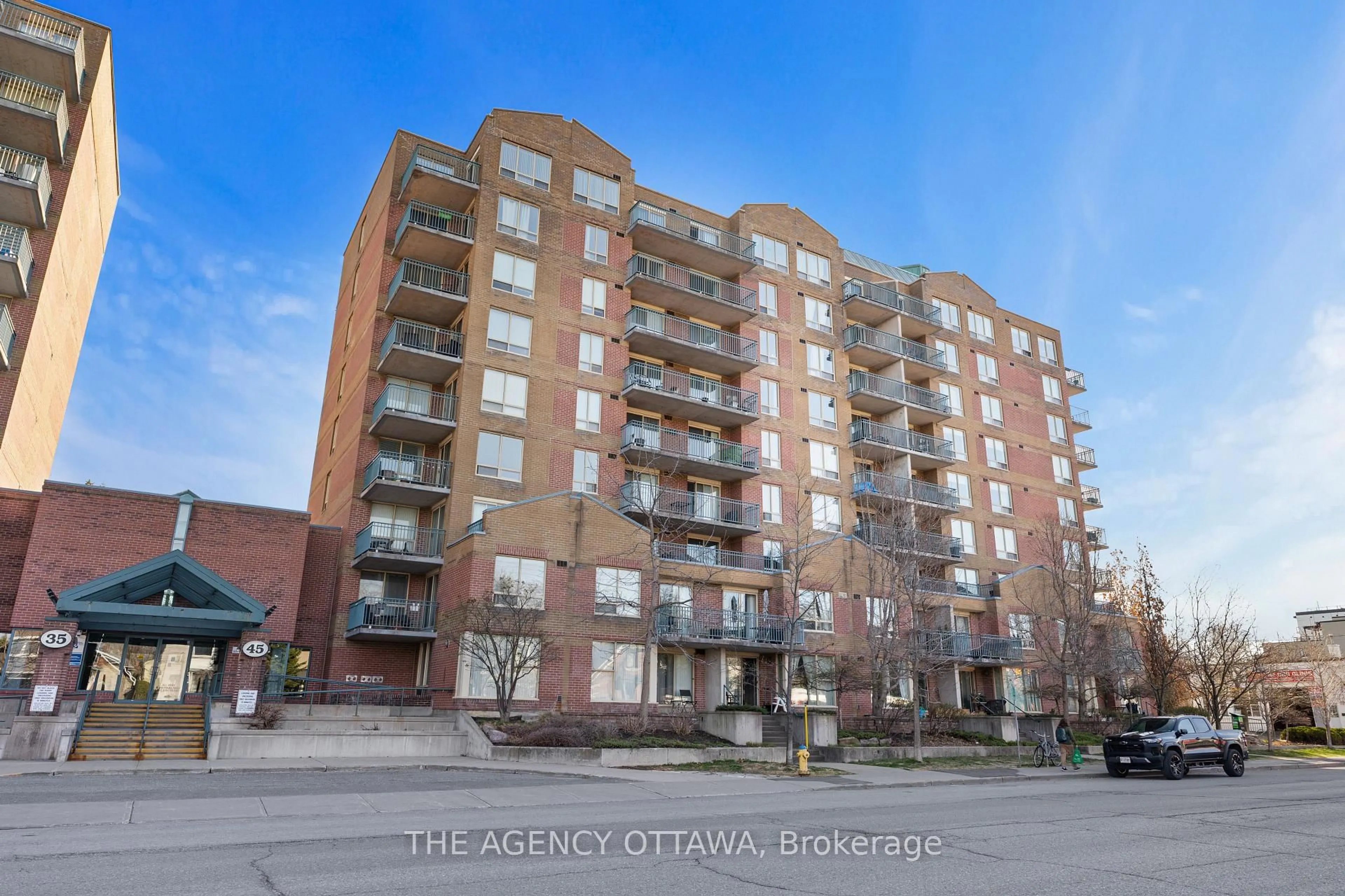 Patio, street for 45 Holland Ave #610, Ottawa Ontario K1Y 4S3