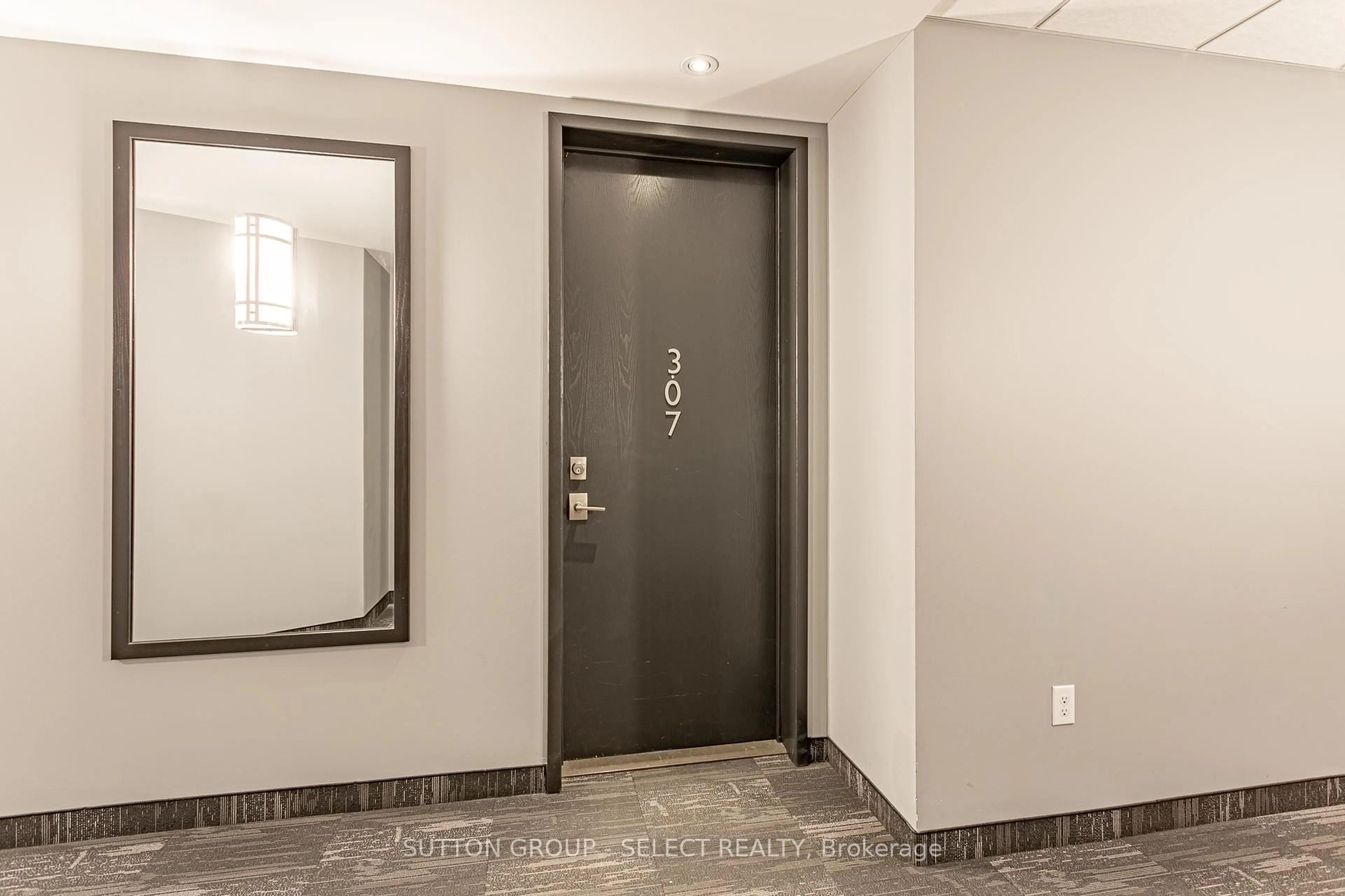 Indoor foyer for 1705 Fiddlehead Pl #307, London North Ontario N6G 0S1
