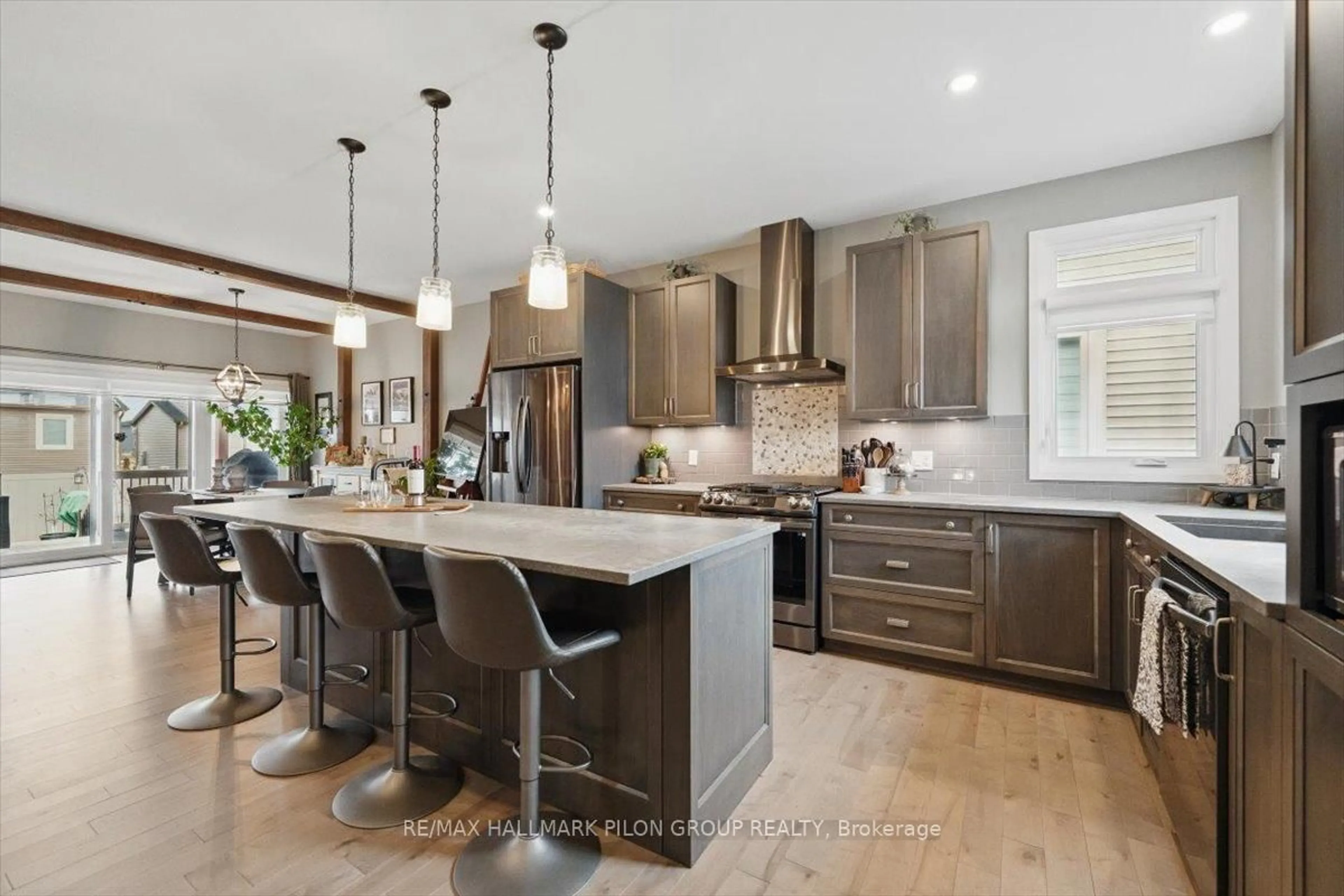 Open concept kitchen, unknown for 482 Central Park Blvd, Russell Ontario K4R 0C7