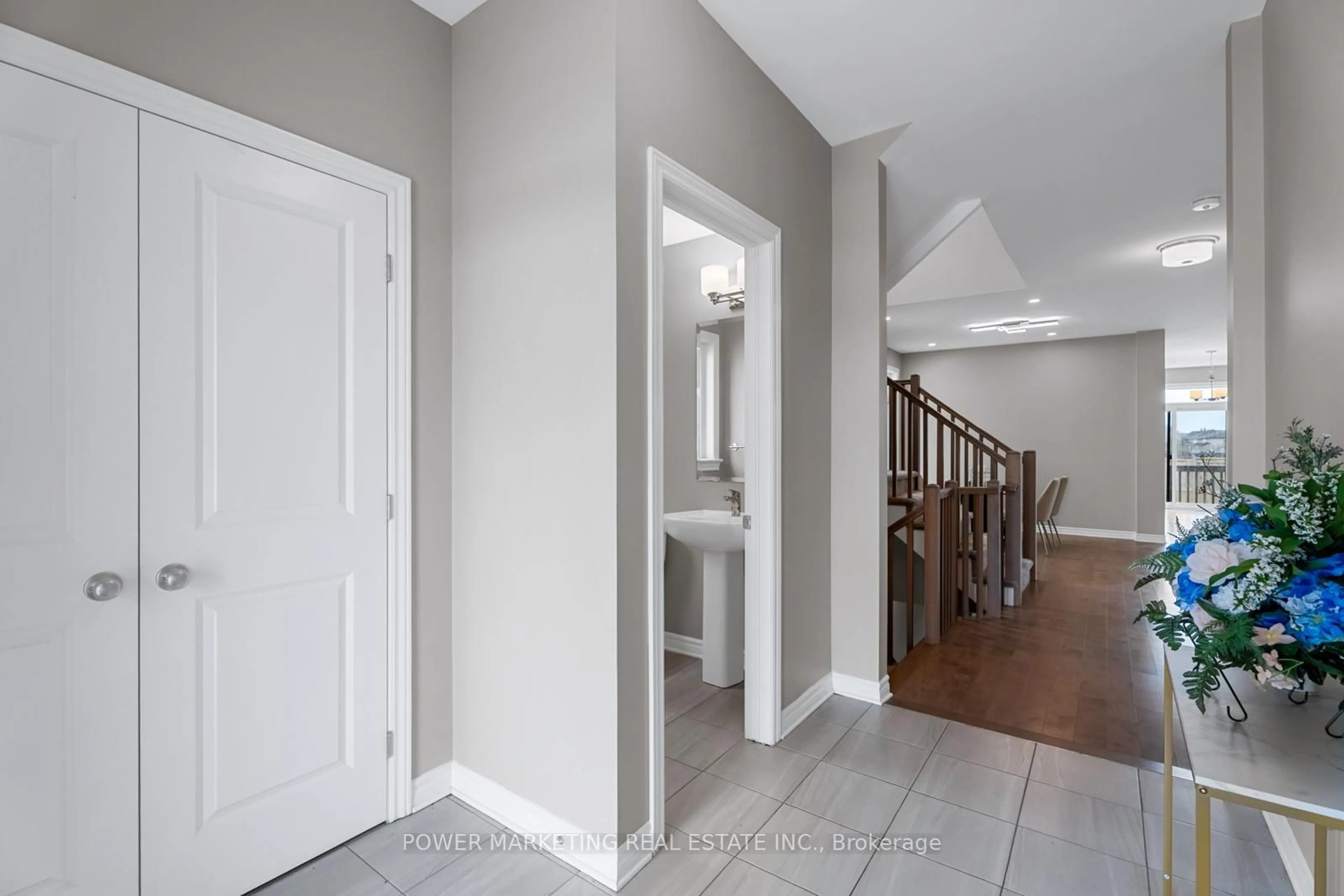 Unknown for 848 SNOWDROP Cres, Ottawa Ontario K1T 0X7