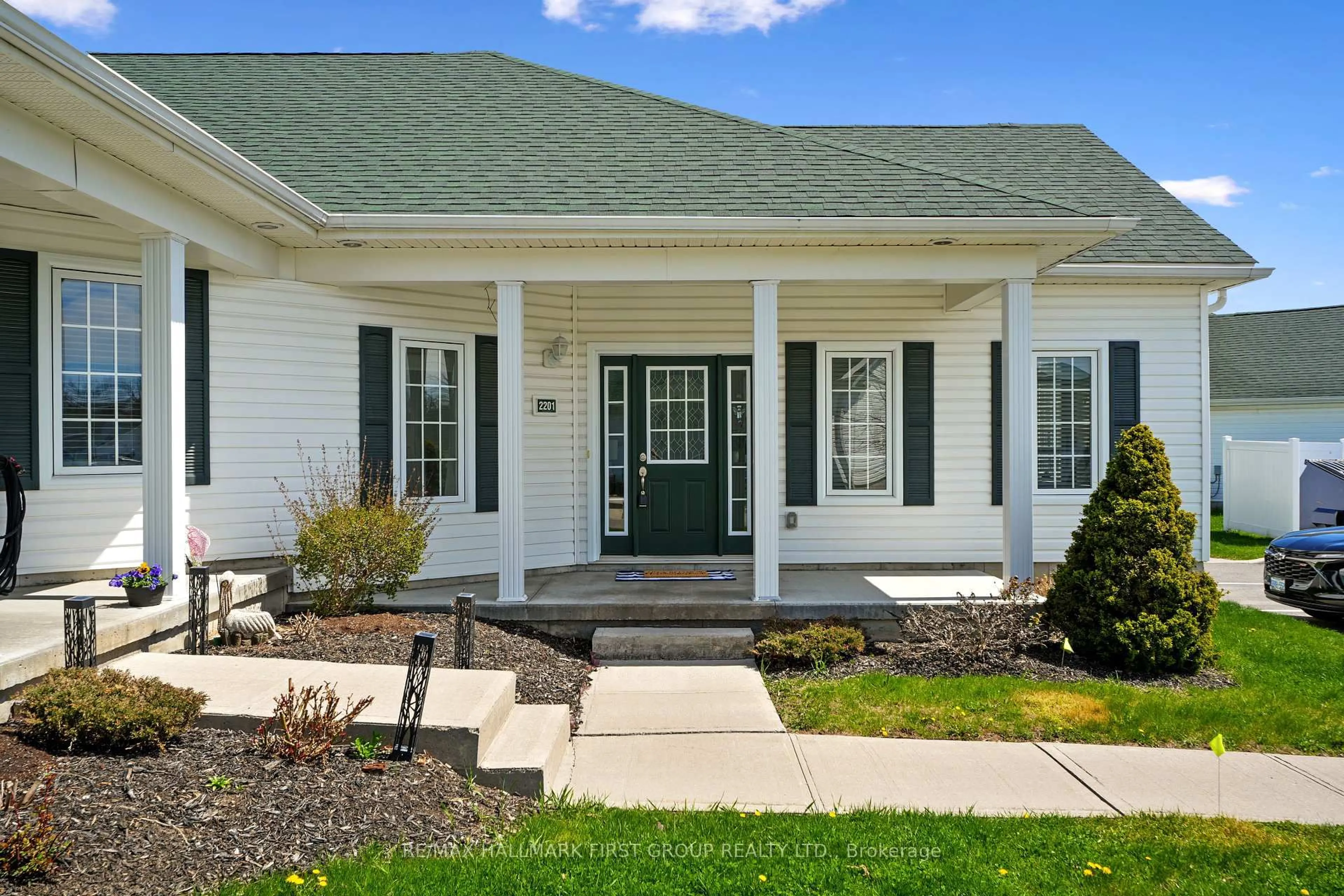 Home with vinyl exterior material, street for 300 Croft St #2201, Port Hope Ontario L1A 0E1