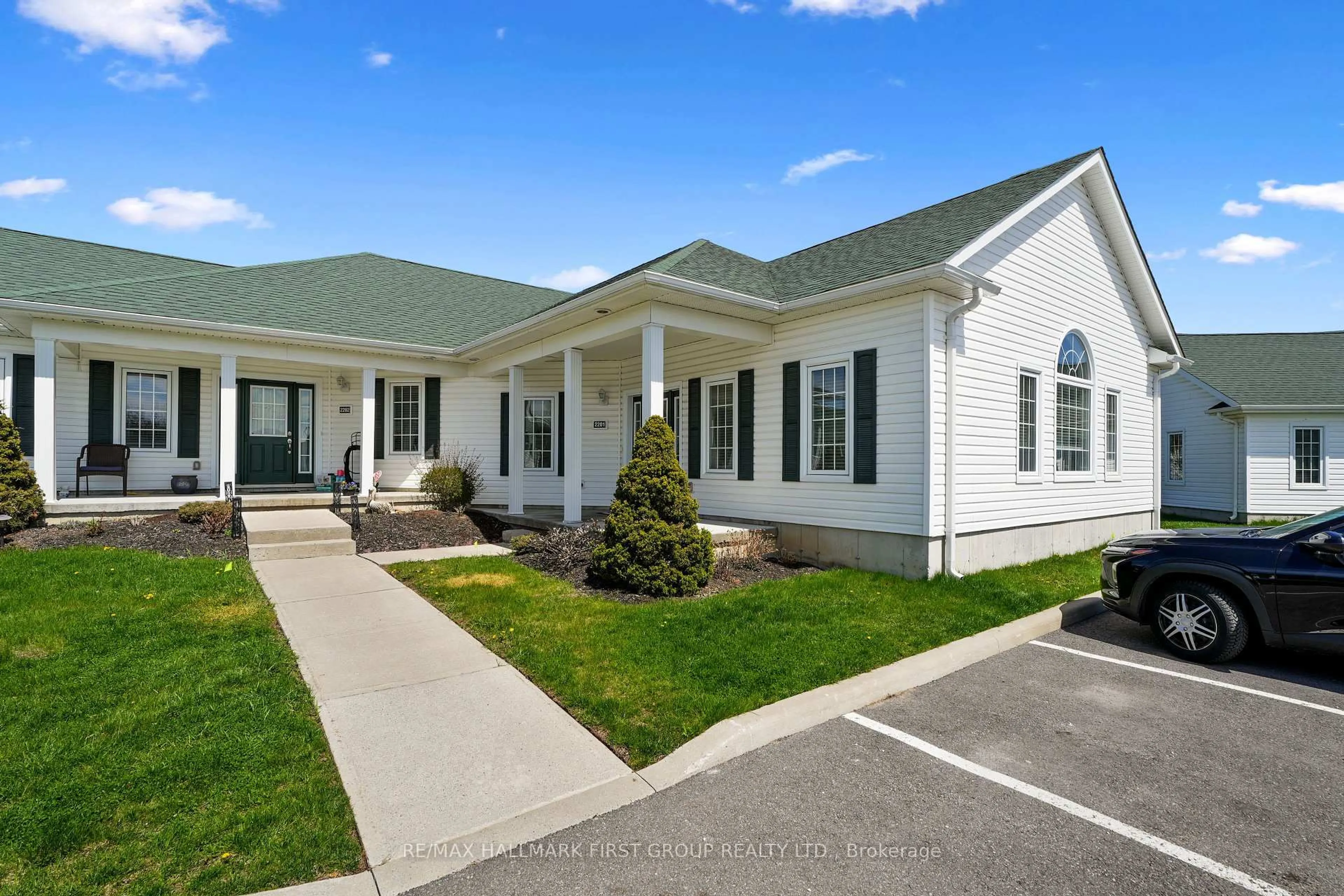 Home with vinyl exterior material, street for 300 Croft St #2201, Port Hope Ontario L1A 0E1
