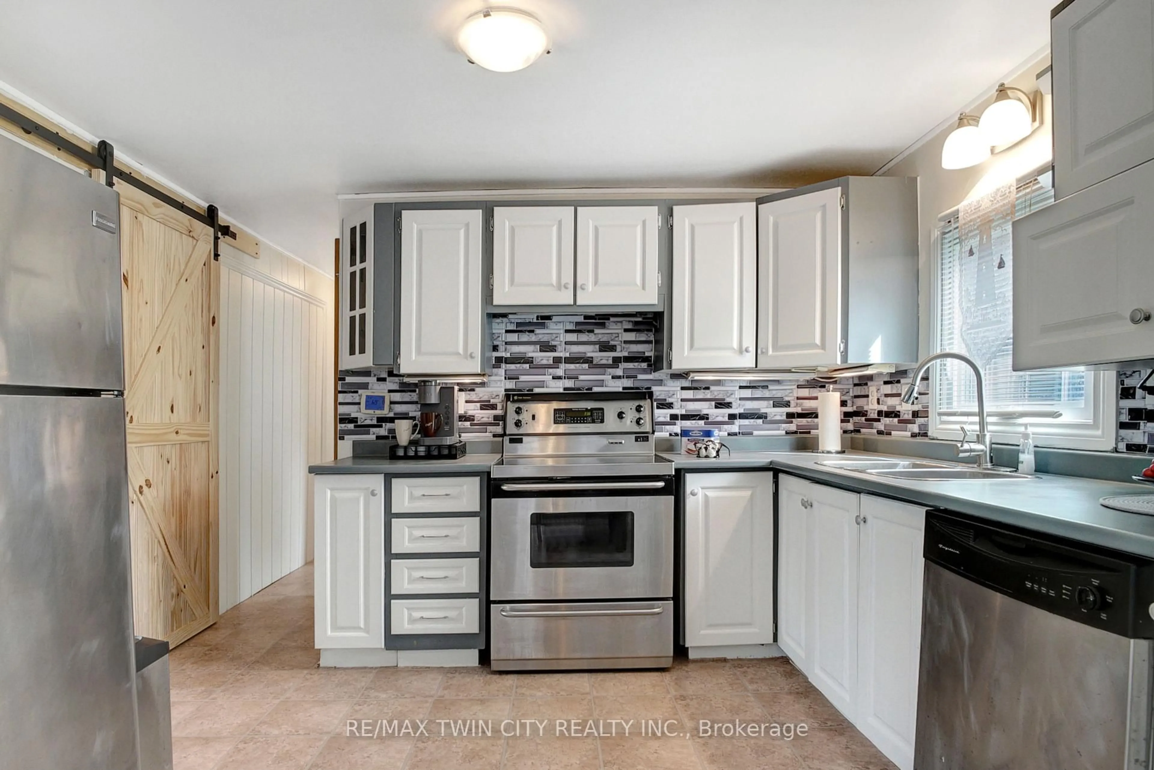 Open concept kitchen, ceramic/tile floor for 1294 8th Concession Rd #81, Hamilton Ontario N0B 2J0