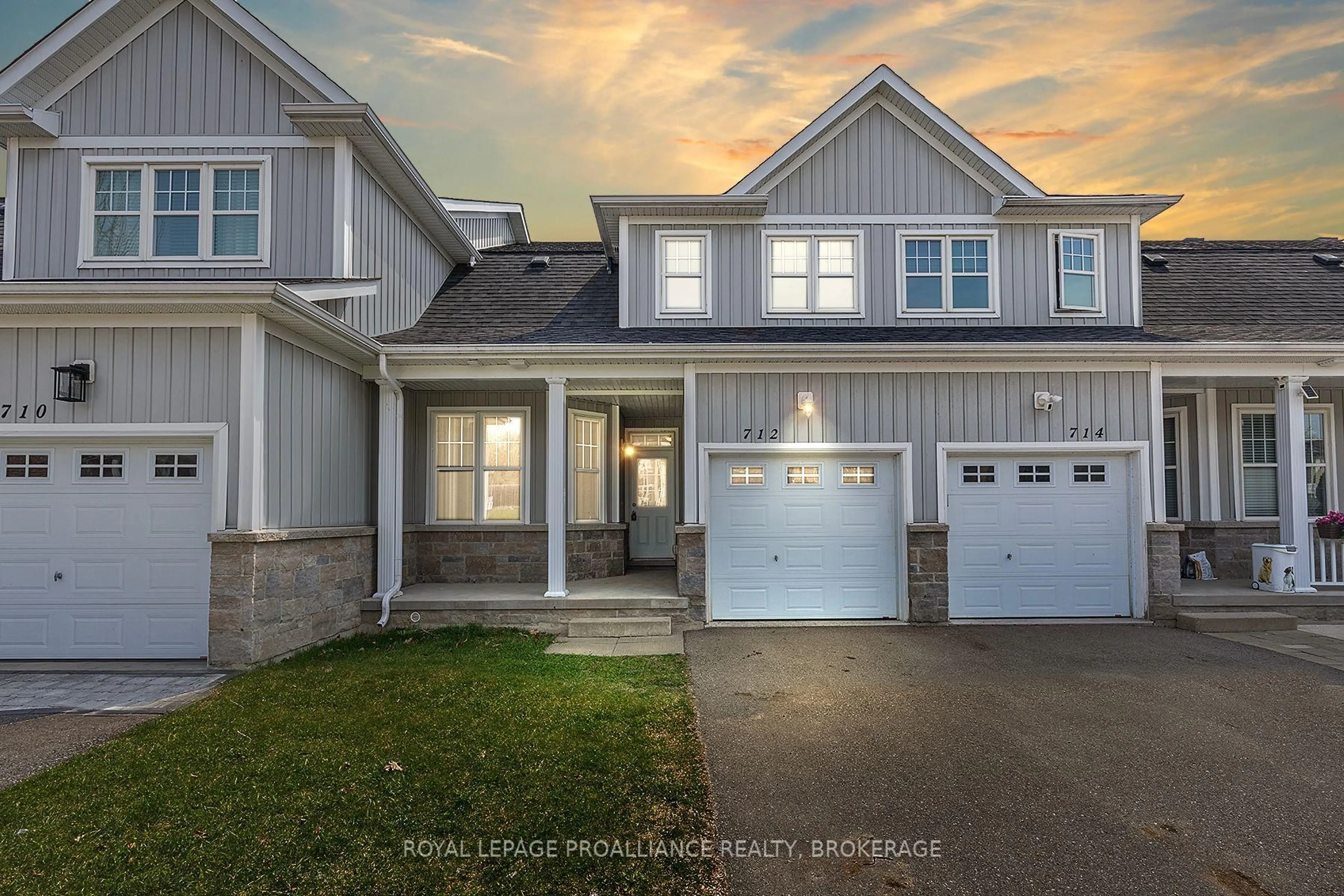 Home with vinyl exterior material, street for 712 Newmarket Lane, Kingston Ontario K7K 0C8