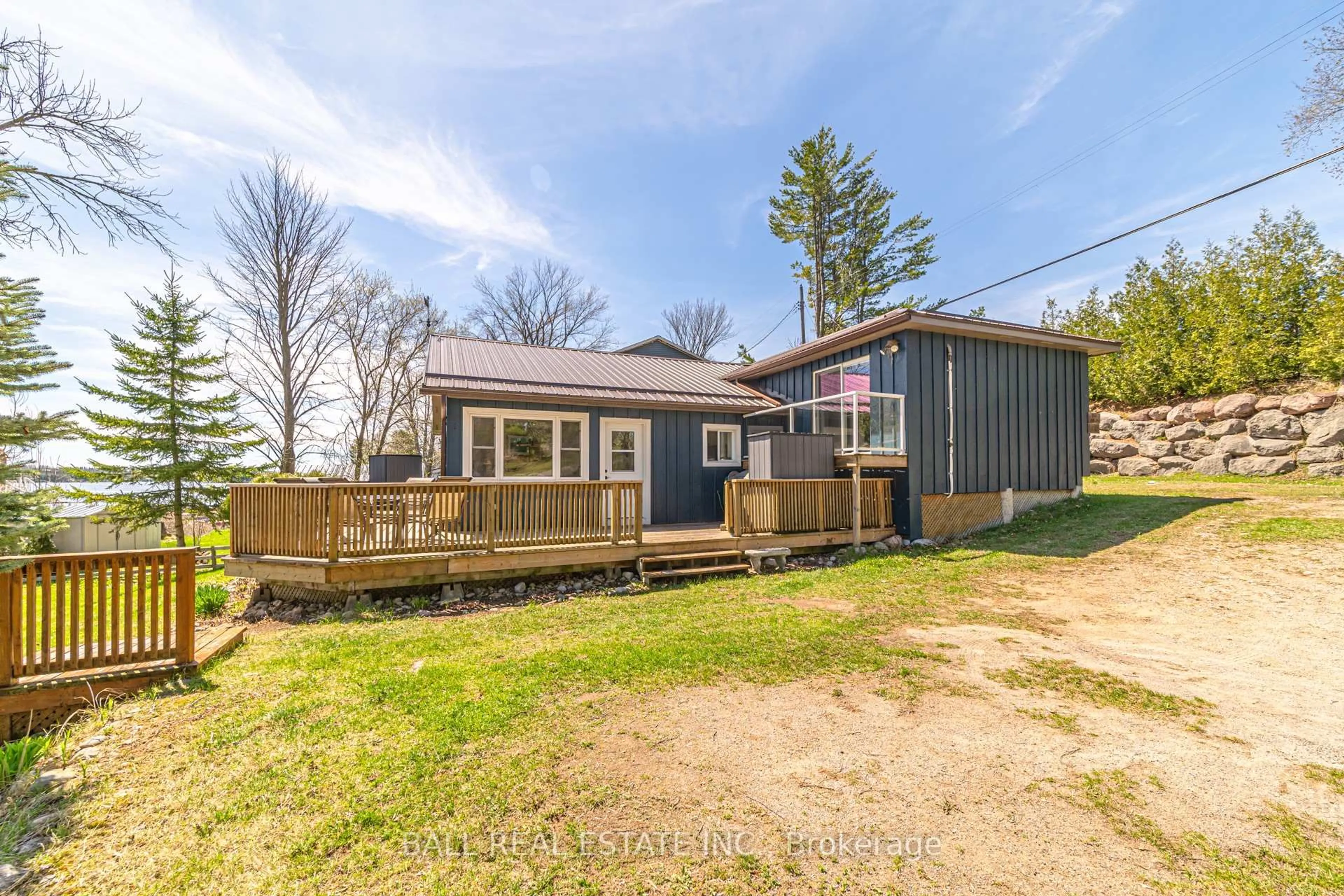 A pic from outside/outdoor area/front of a property/back of a property/a pic from drone, unknown for 1851 Young's Point Rd, Selwyn Ontario K0L 2H0