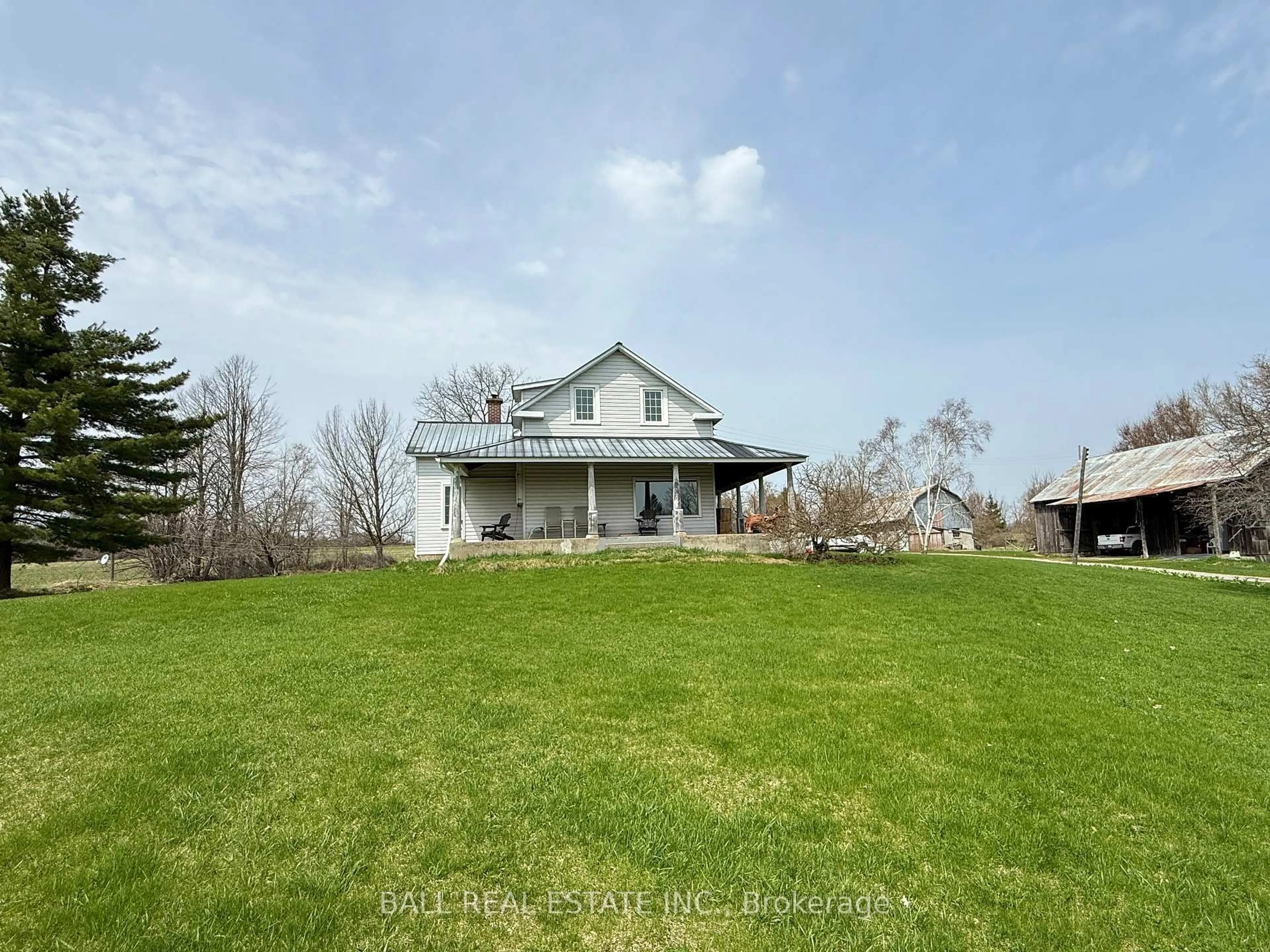 A pic from outside/outdoor area/front of a property/back of a property/a pic from drone, unknown for 2244 12th Line Smith, Selwyn Ontario K0L 2H0