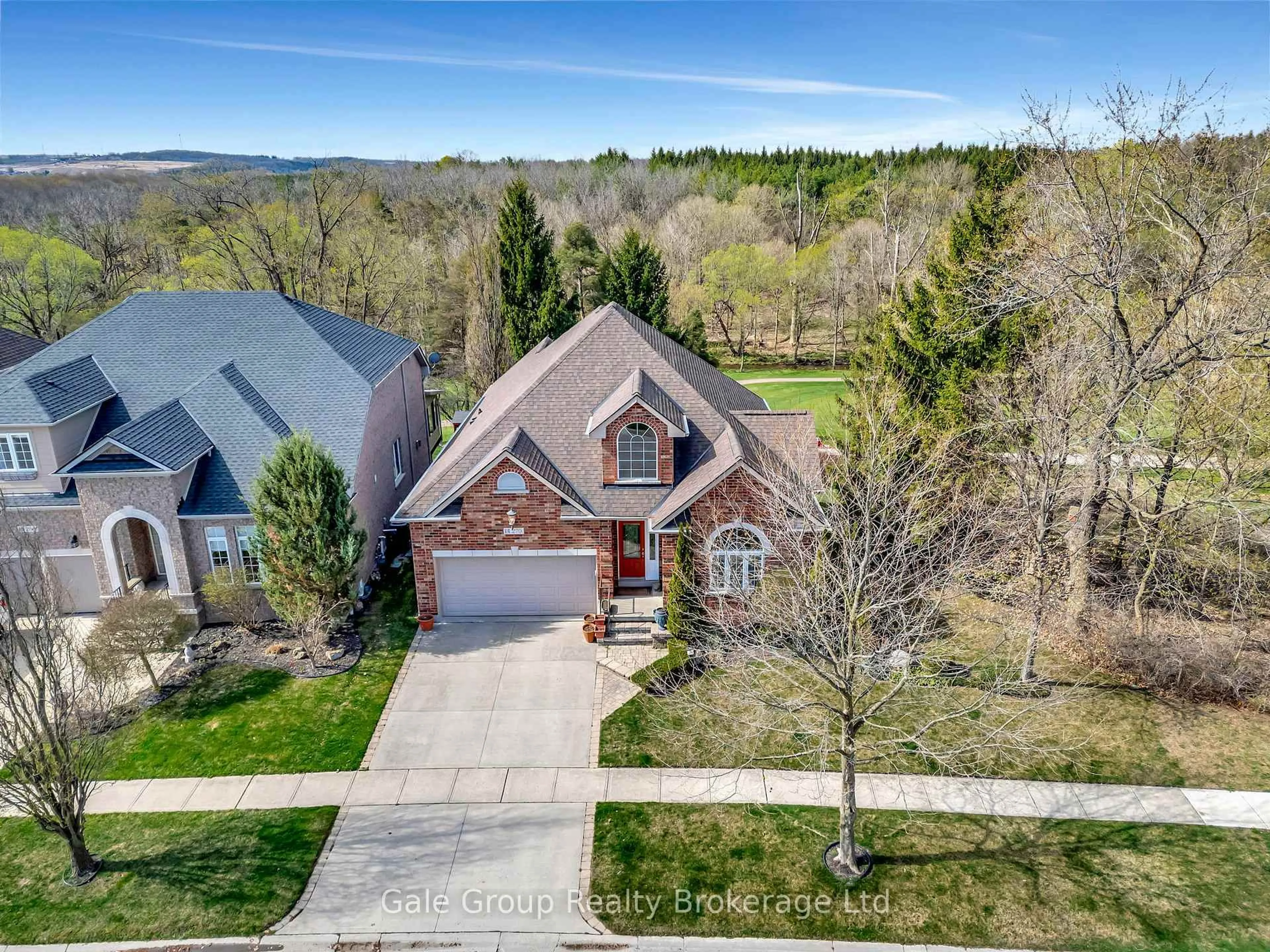 A pic from outside/outdoor area/front of a property/back of a property/a pic from drone, unknown for 270 Fairway Rd, Woodstock Ontario N4T 0A4