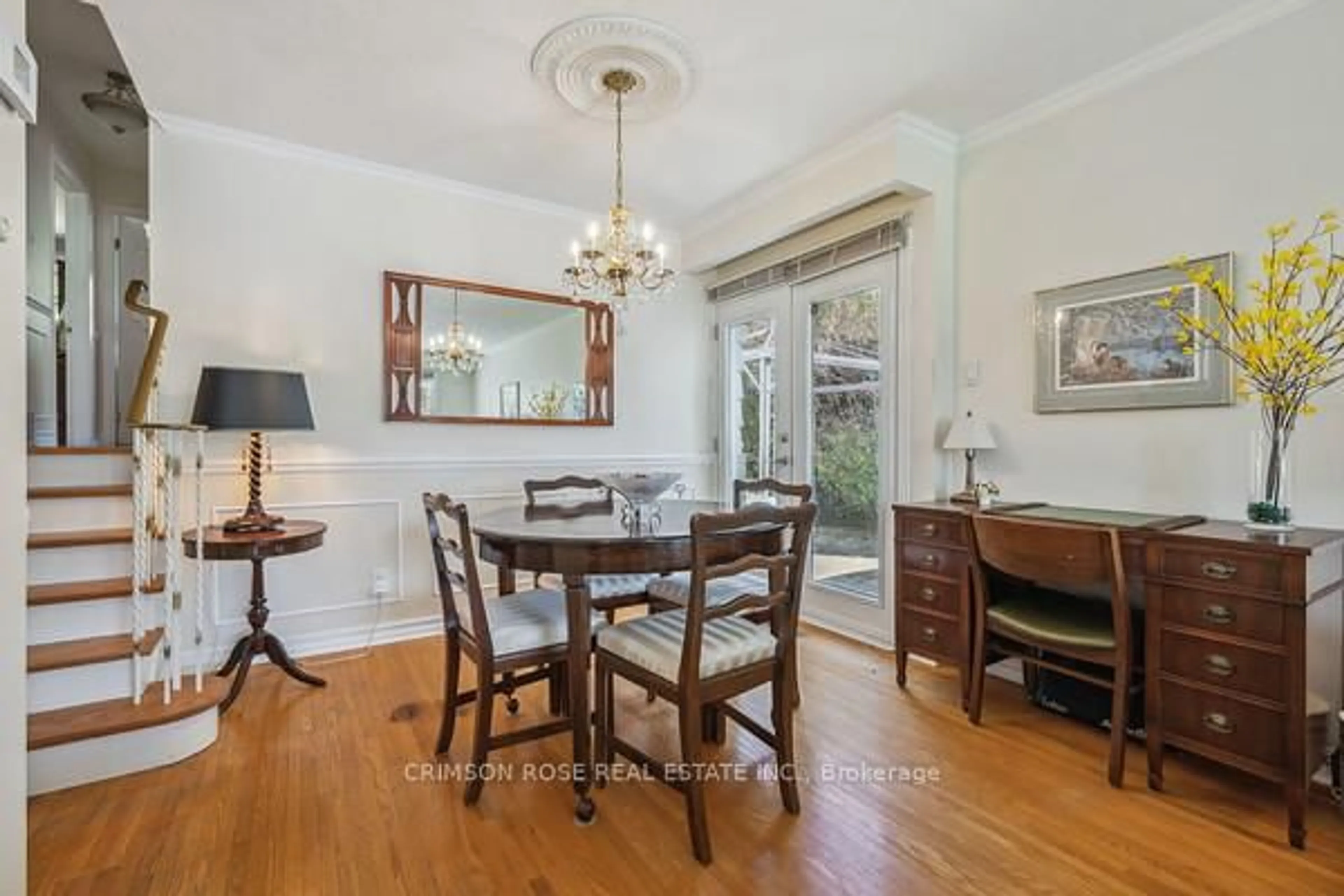 Dining room, wood/laminate floor for 11 Kings Gate, Hamilton Ontario L9H 3Z6