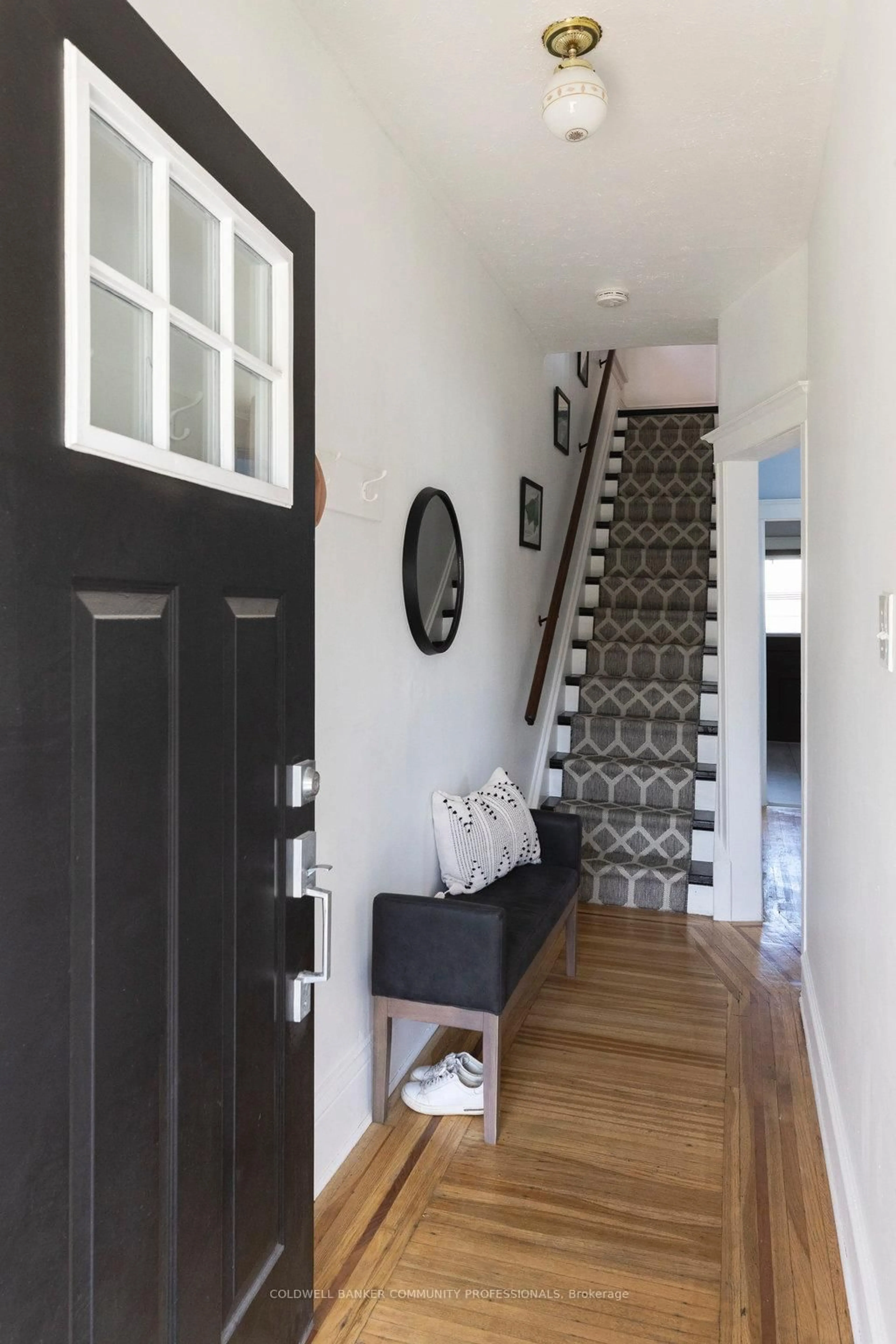 Indoor entryway for 6 Belview Ave, Hamilton Ontario L8L 7K5