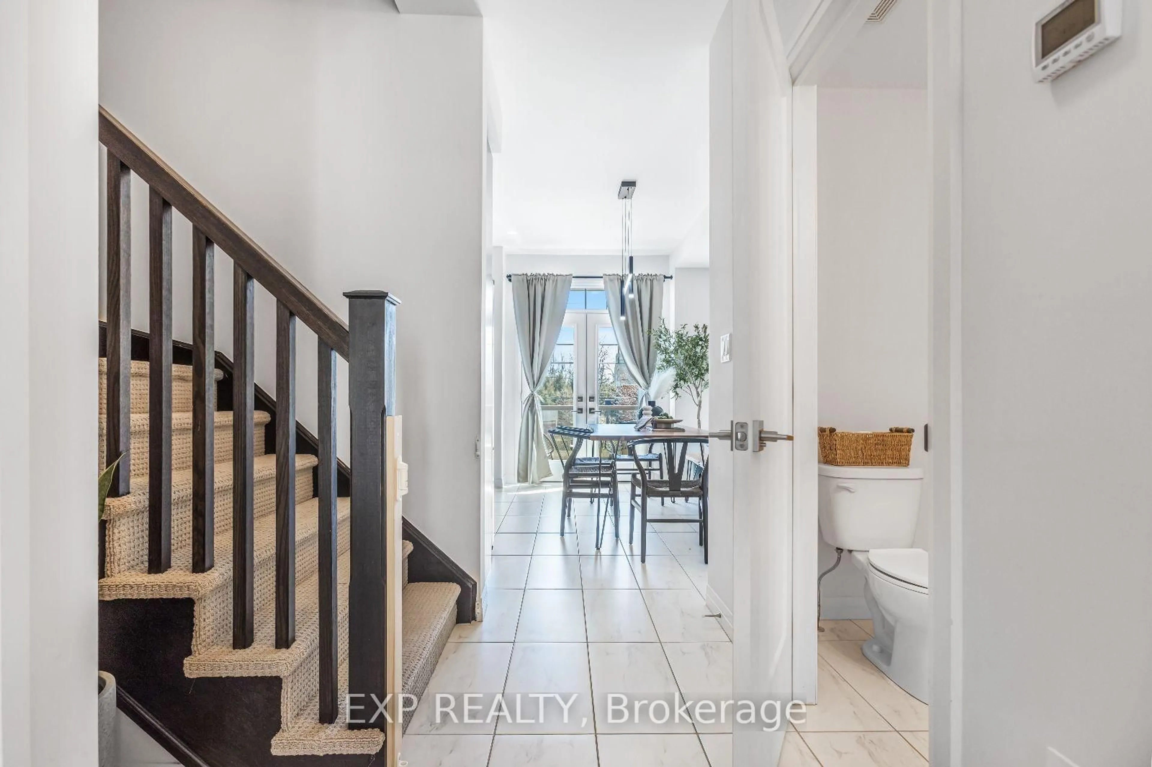 Indoor entryway for 9 Pringle Lane, Hamilton Ontario L9G 0H2