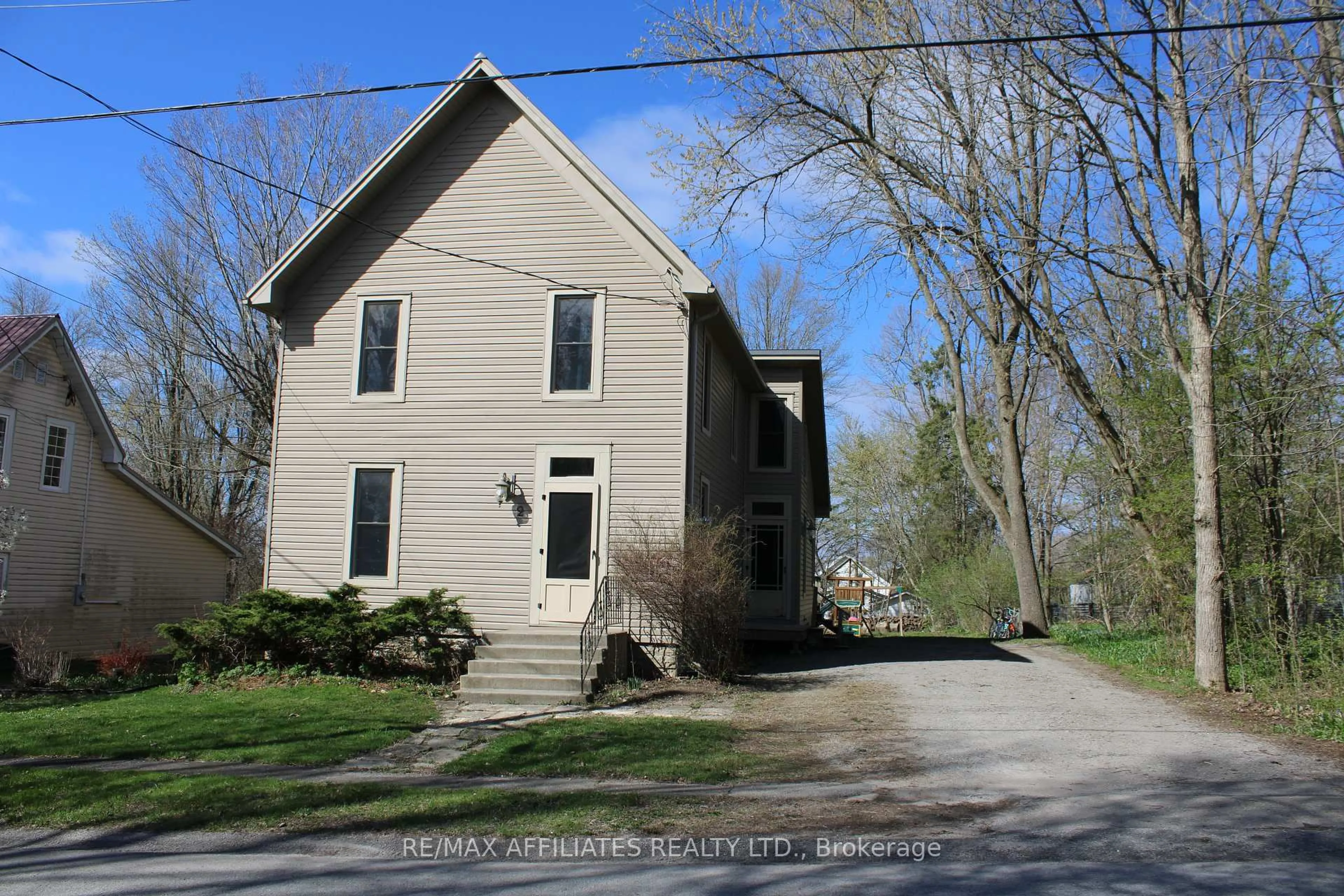 Unknown for 2 Isaac St, Athens Ontario K0E 1B0