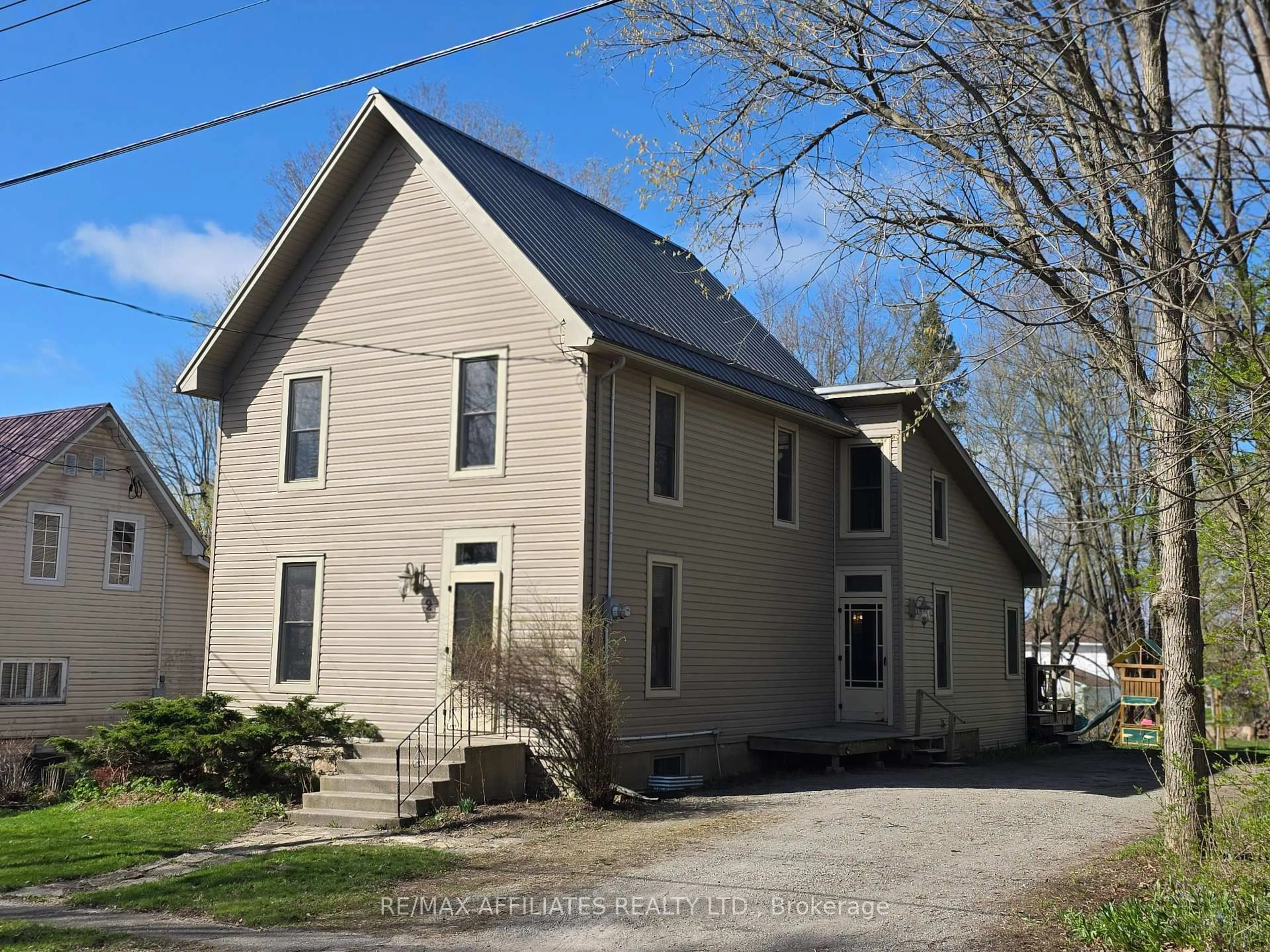 Home with vinyl exterior material, building for 2 Isaac St, Athens Ontario K0E 1B0