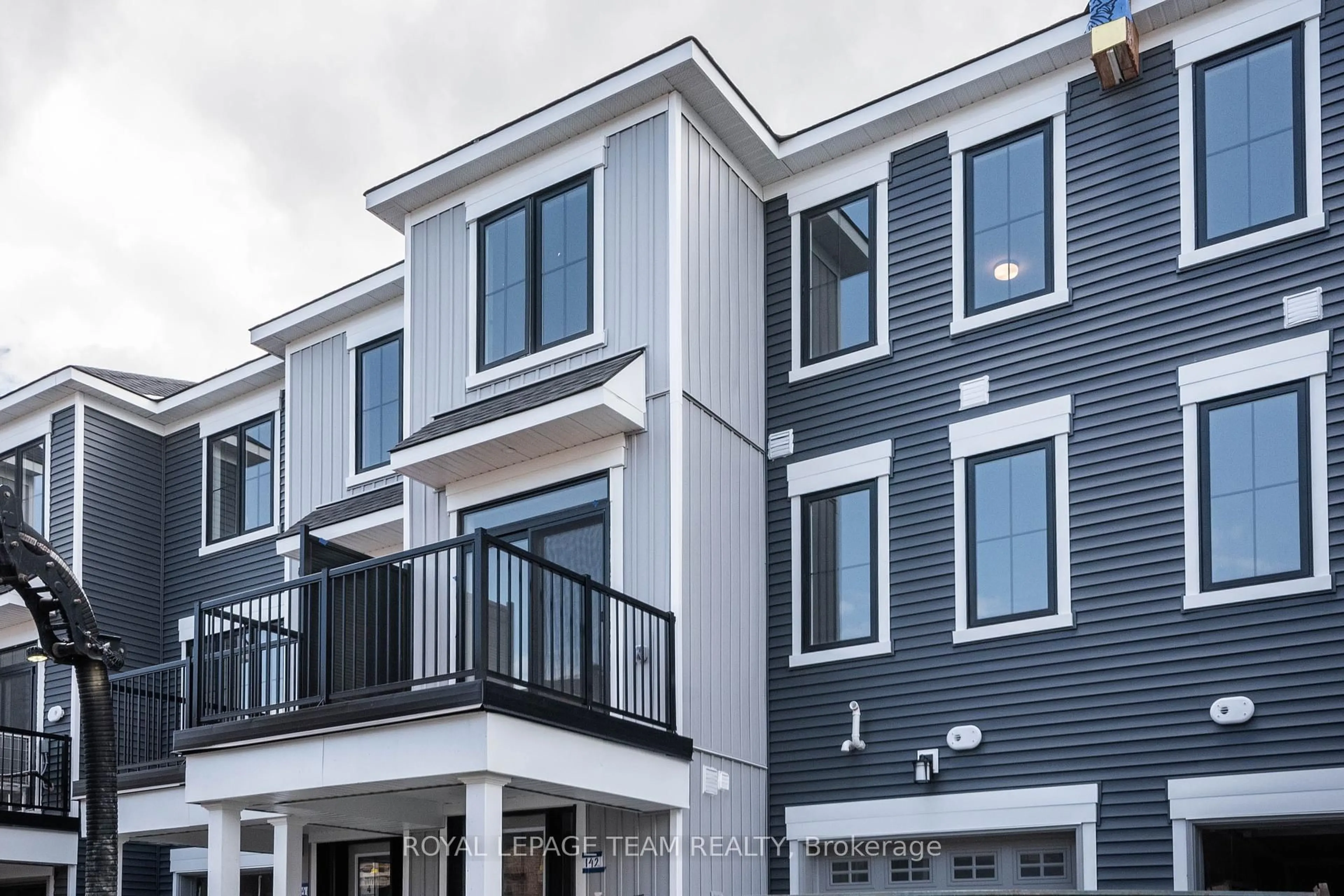 Home with vinyl exterior material, unknown for 142 Anthracite Private, Ottawa Ontario K2J 7C8