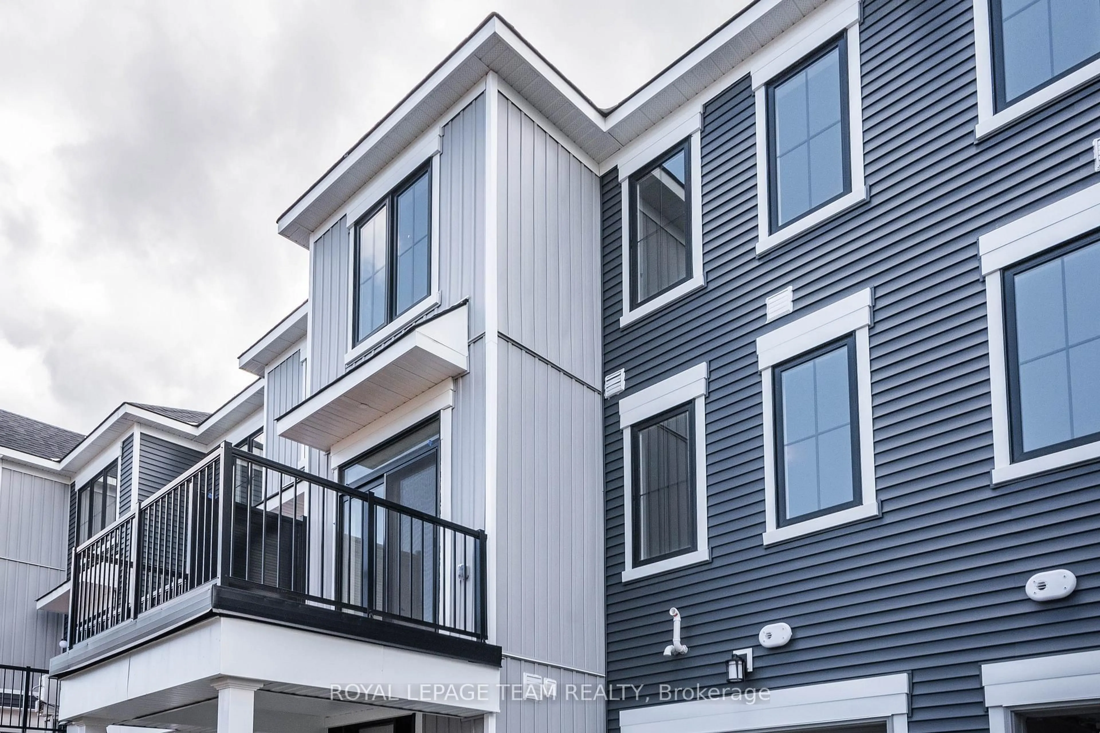 Home with vinyl exterior material, unknown for 142 Anthracite Private, Ottawa Ontario K2J 7C8
