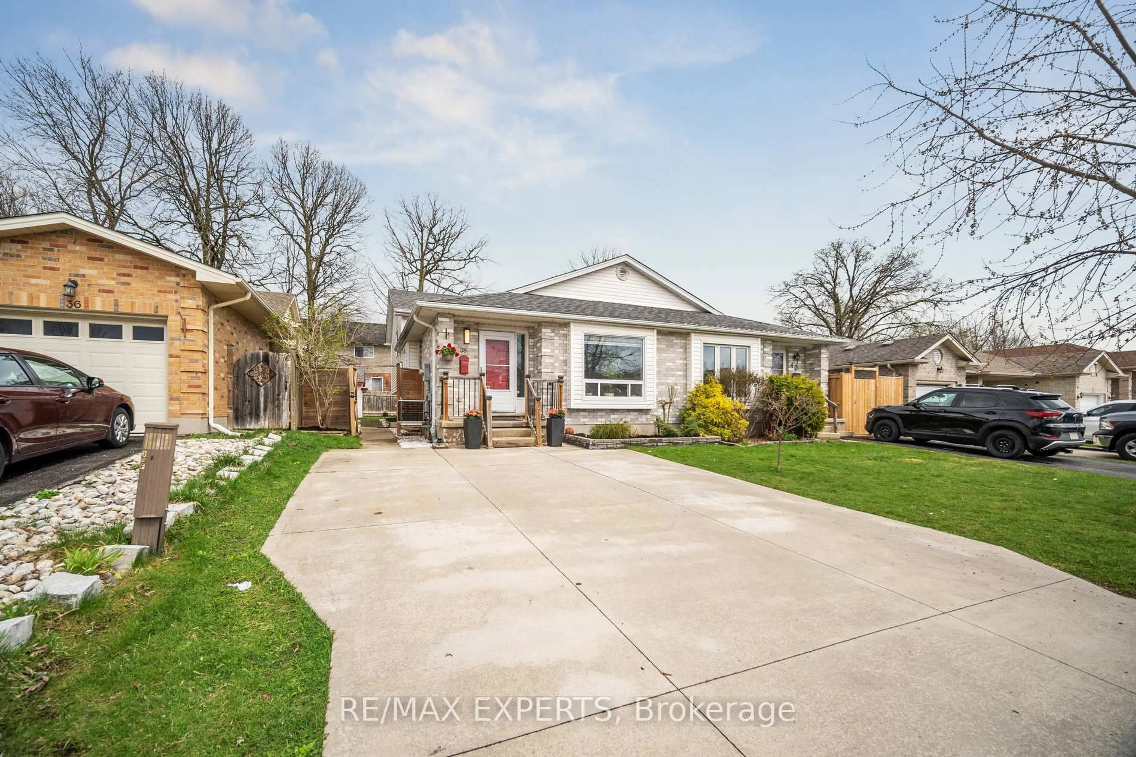 Unknown for 38 Folkstone Crt, London East Ontario N5V 4Y3