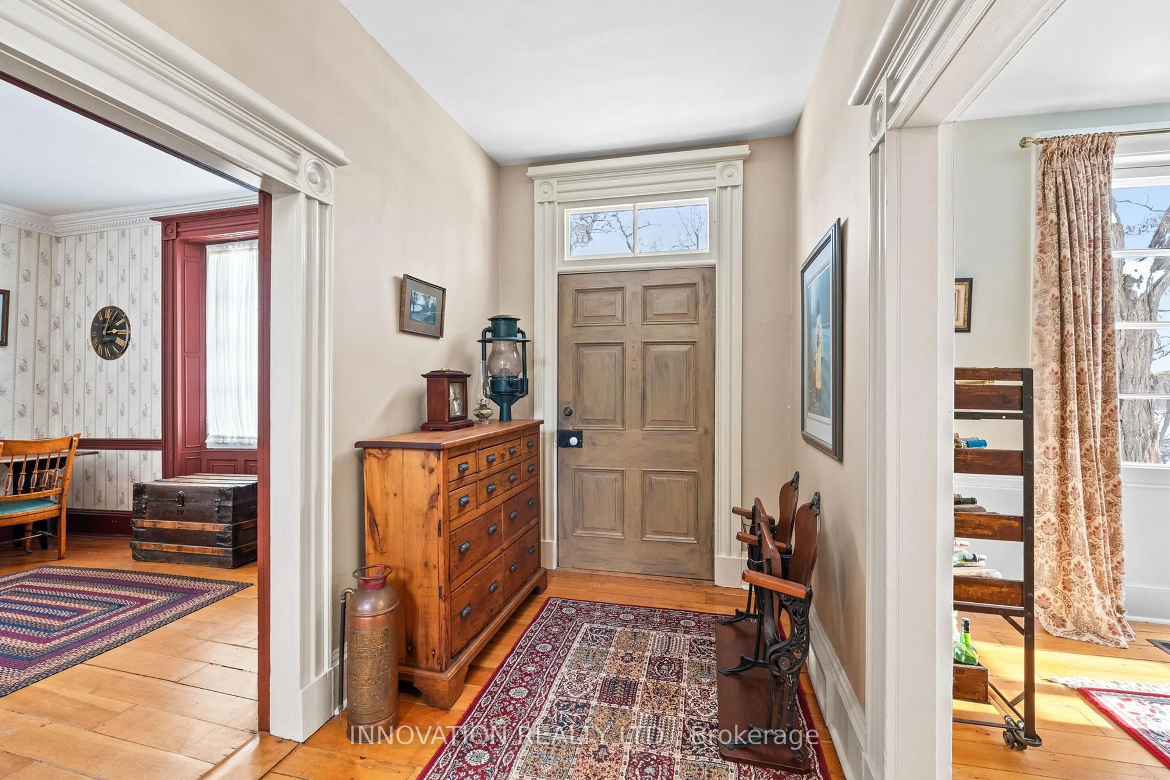 Indoor entryway for 256 Wilson St, Almonte Ontario K0A 1A0