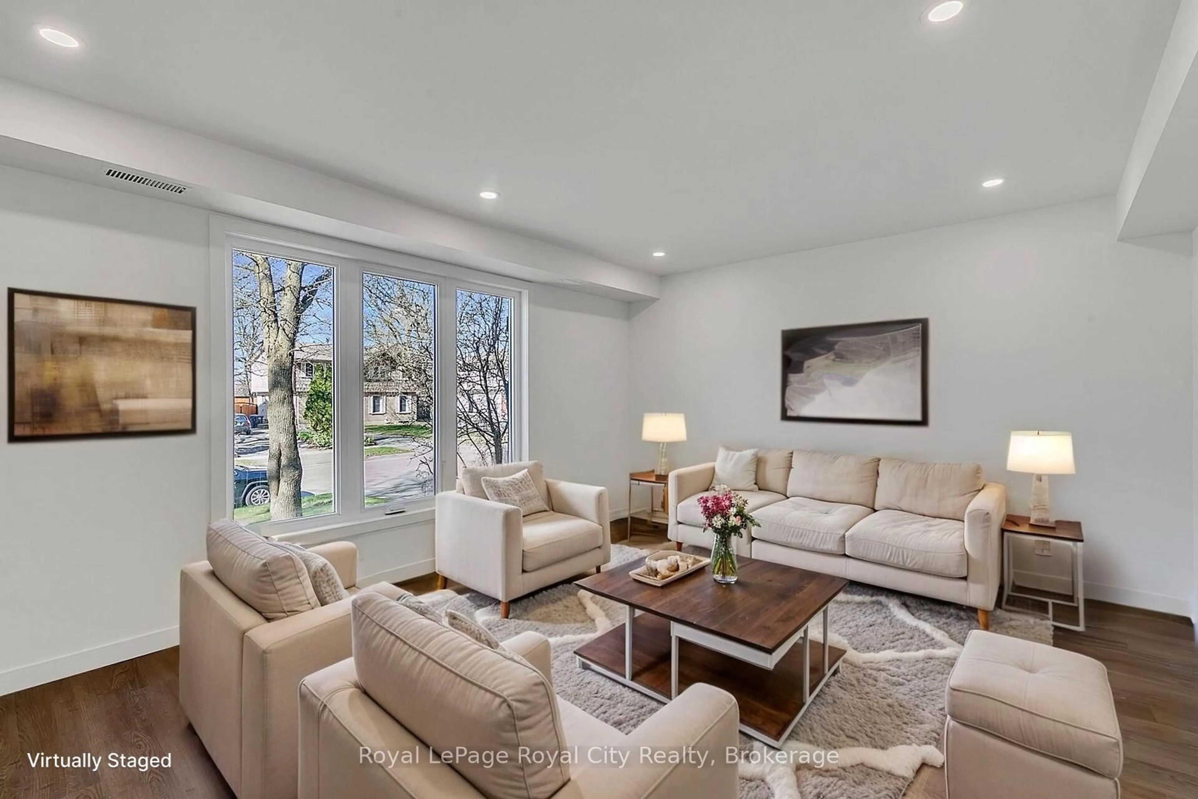 Living room with furniture, unknown for 326 Cole Rd, Guelph Ontario N1G 3J2