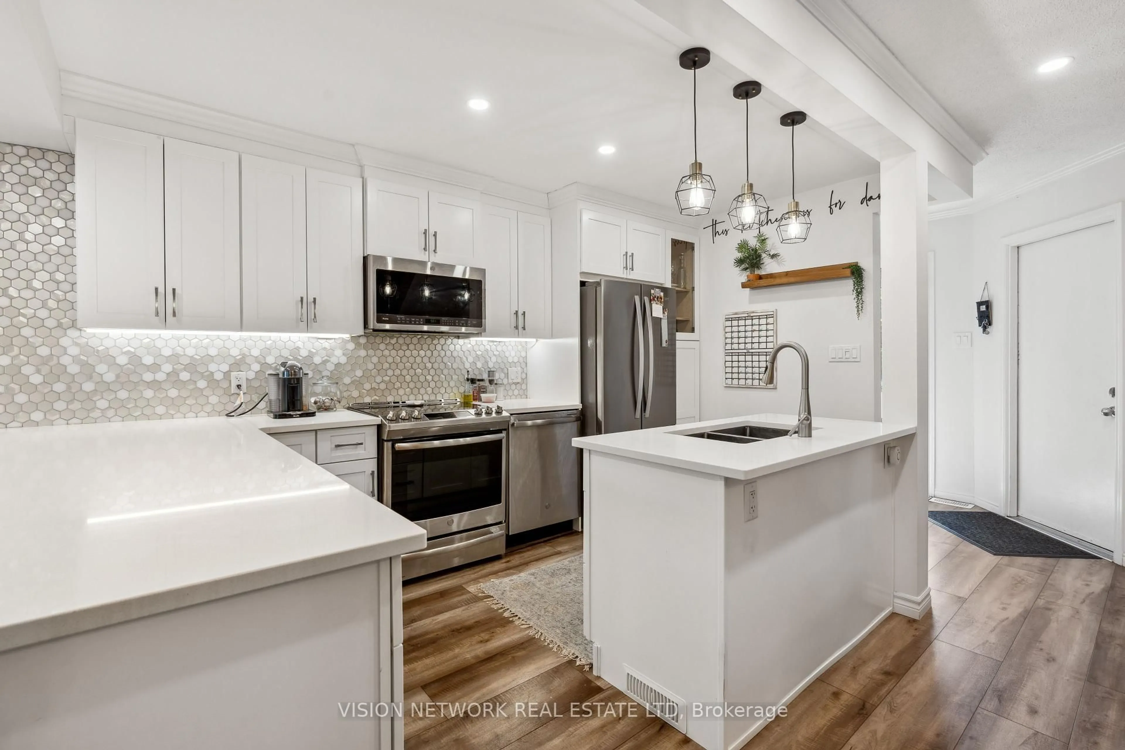 Open concept kitchen, ceramic/tile floor for 70 Glenroy Rd #34, London South Ontario N5Z 4X1