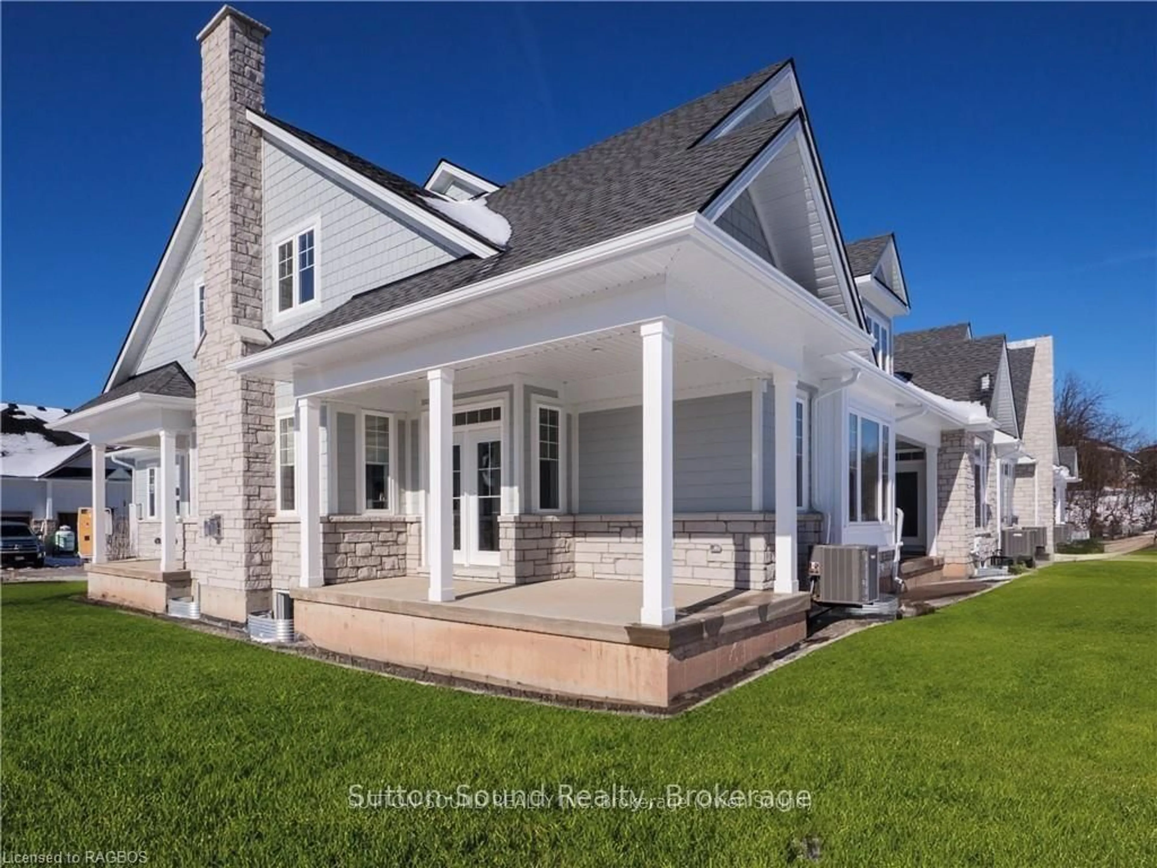 Home with vinyl exterior material, street for 301 SANDPIPER Lane, Georgian Bluffs Ontario N0H 1S0