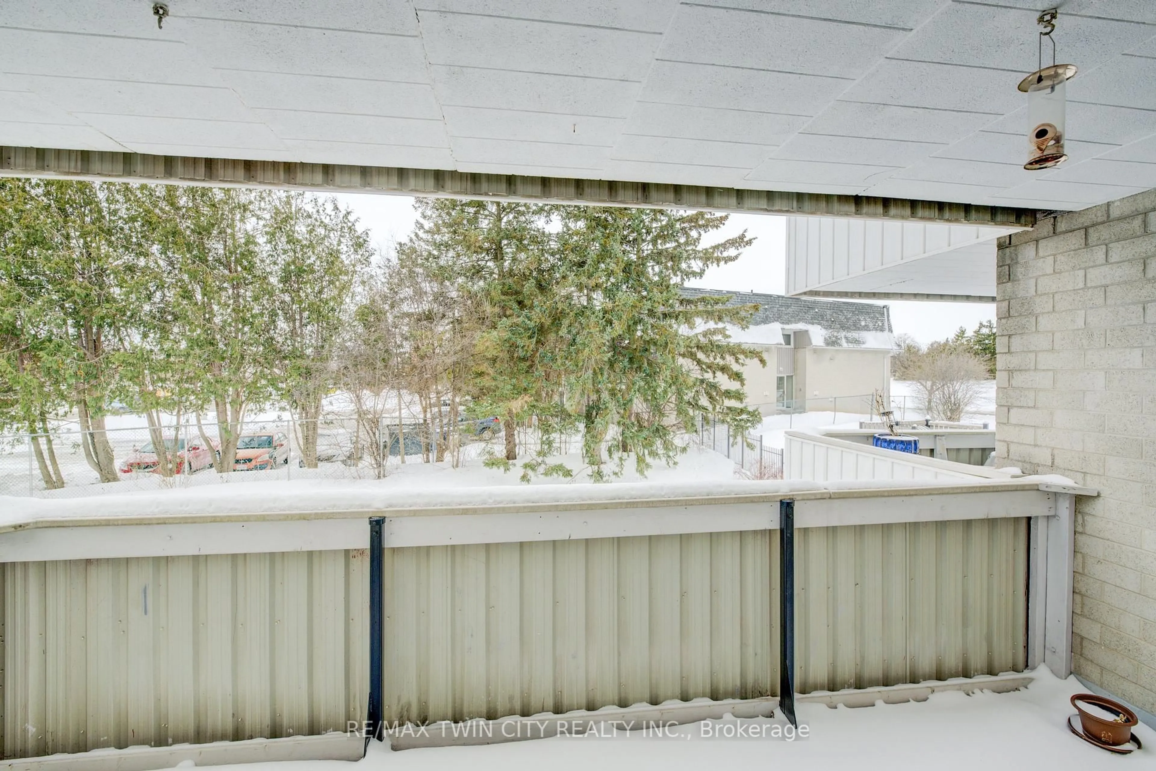 Patio, unknown for 24 Mooregate Cres #202, Kitchener Ontario N2M 2G1