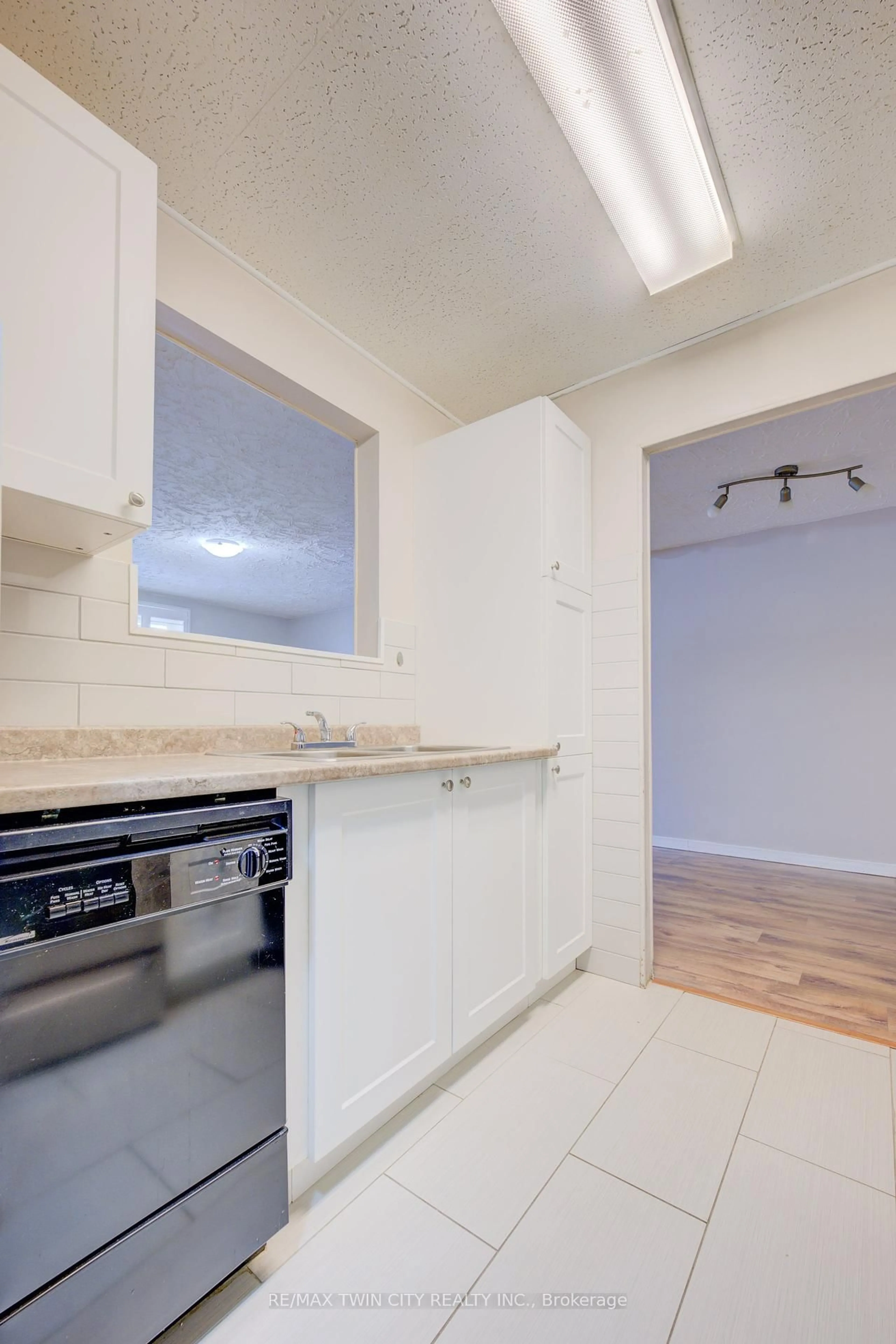 Standard kitchen, unknown for 24 Mooregate Cres #202, Kitchener Ontario N2M 2G1