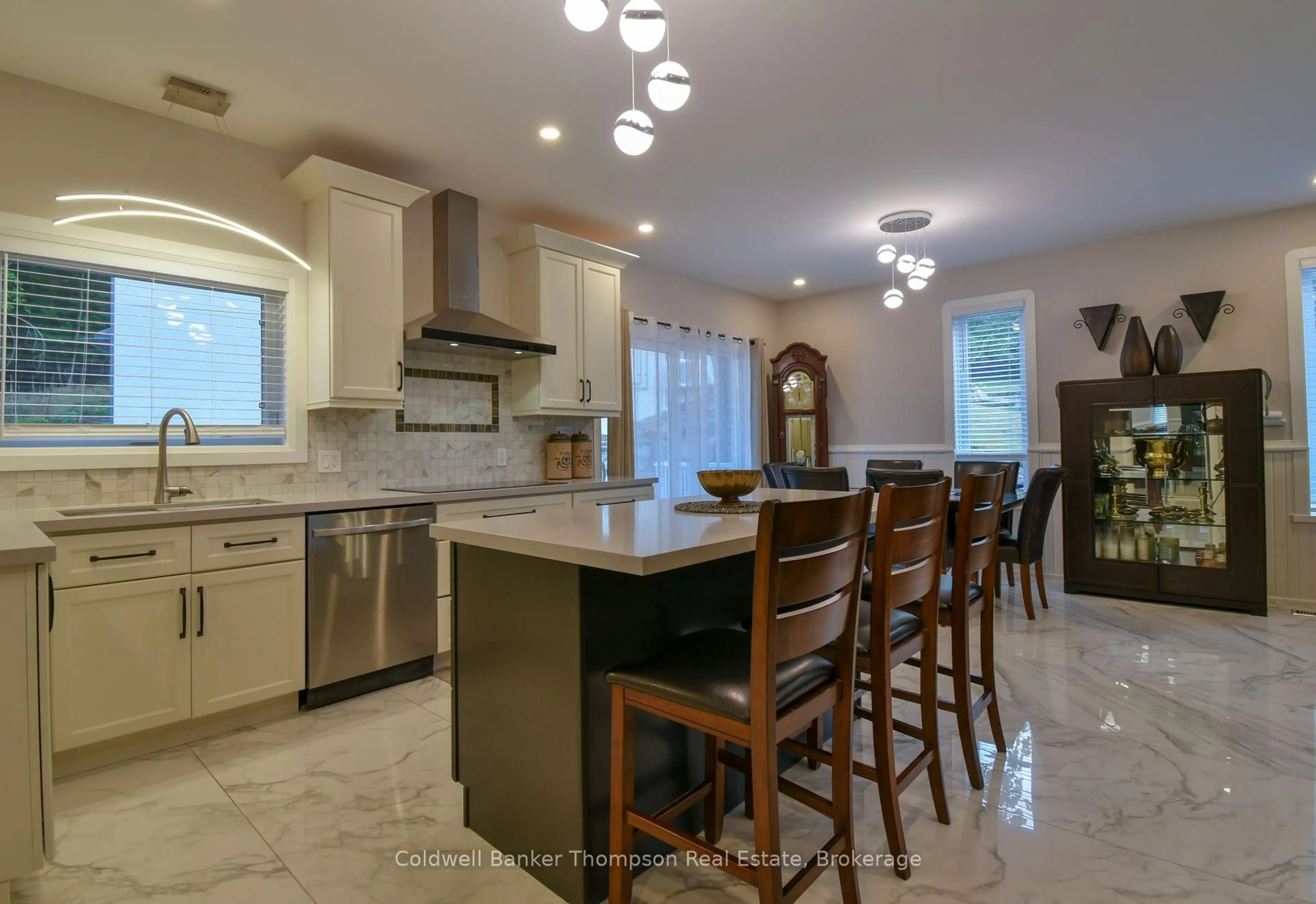 Open concept kitchen, ceramic/tile floor for 56 Florence St, Huntsville Ontario P1H 1V5