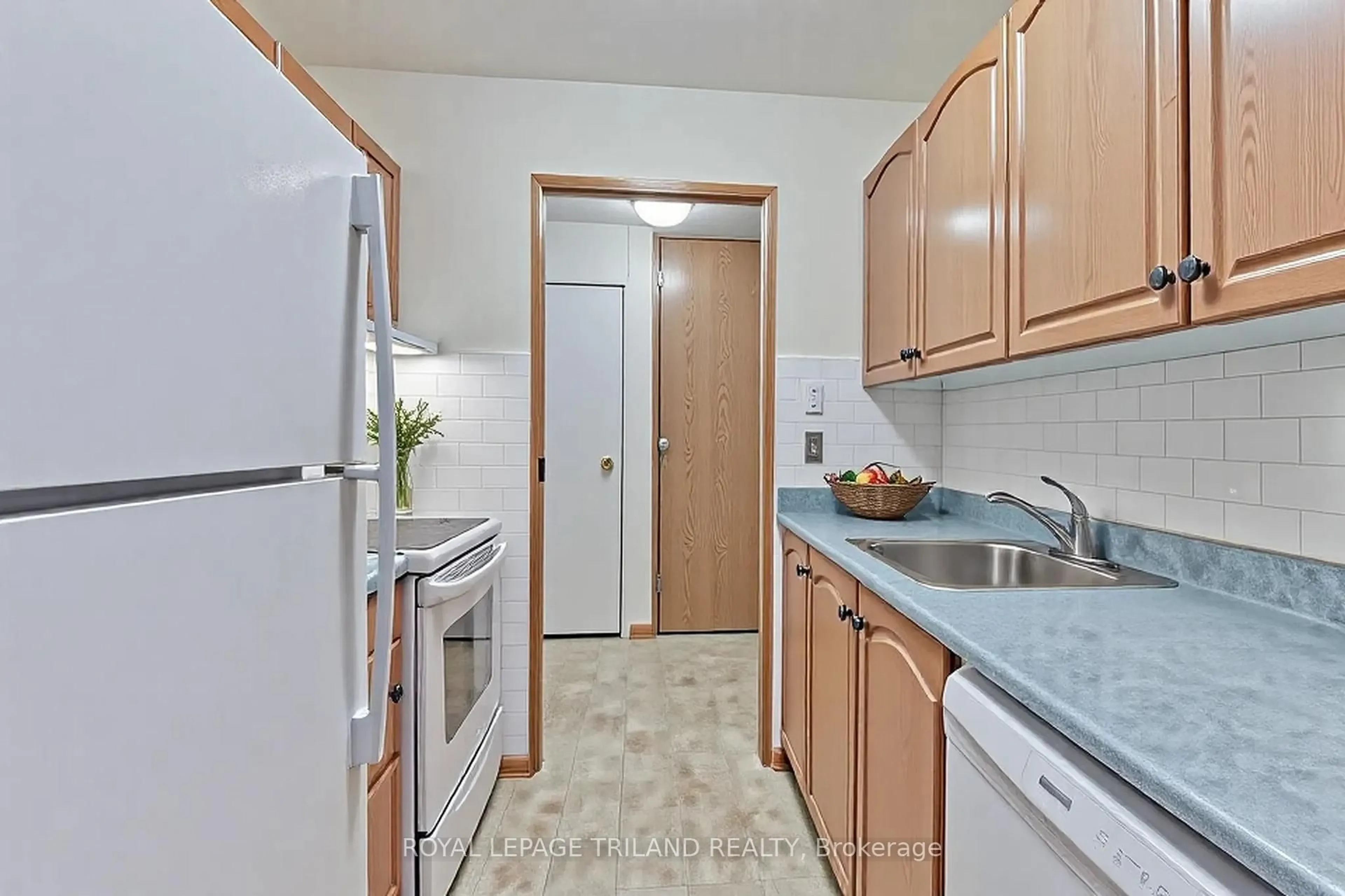 Standard kitchen, unknown for 733 Deveron Cres #310, London South Ontario N5Z 4X7