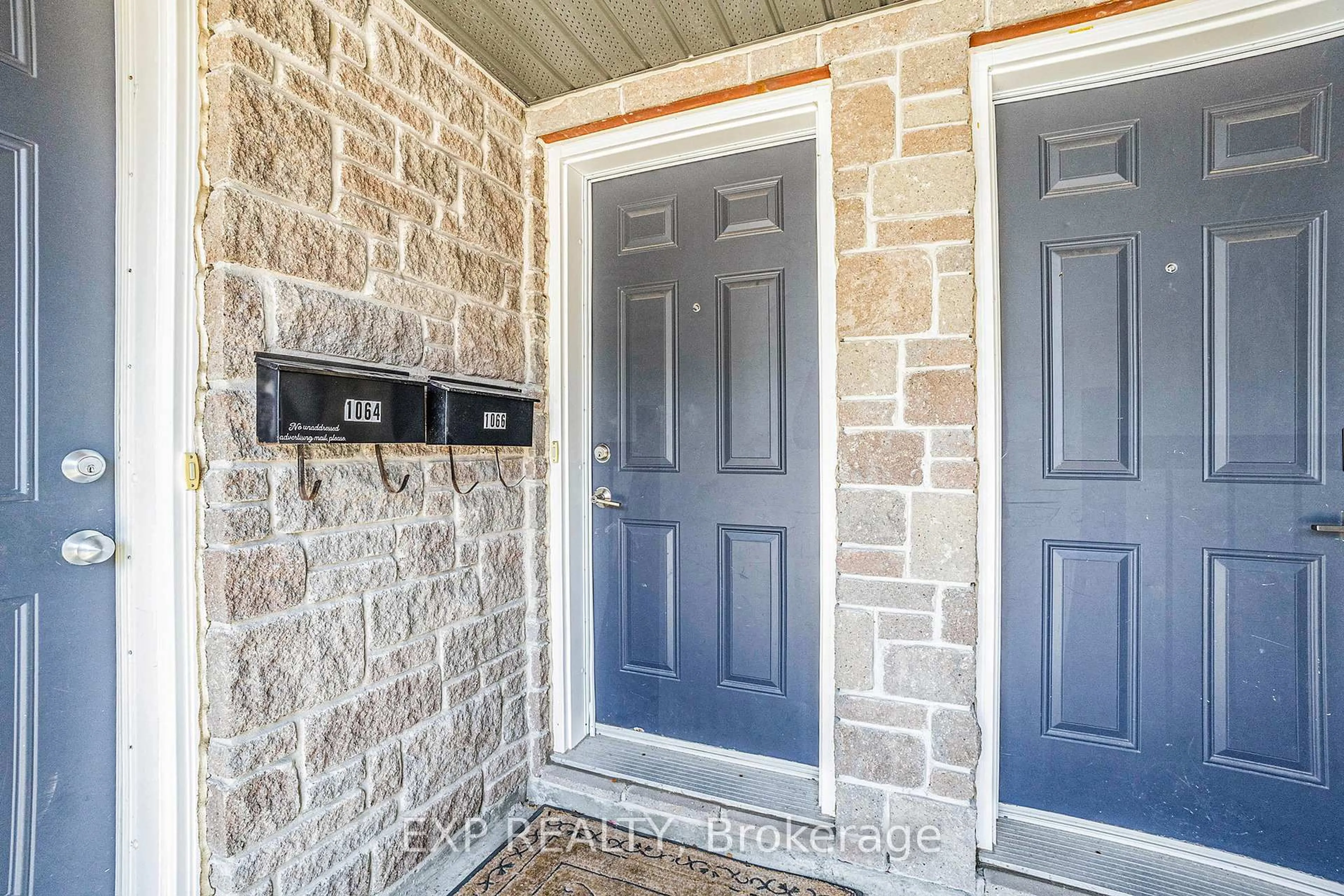 Indoor entryway for 1066 Redtail Private, Ottawa Ontario K1J 0A9