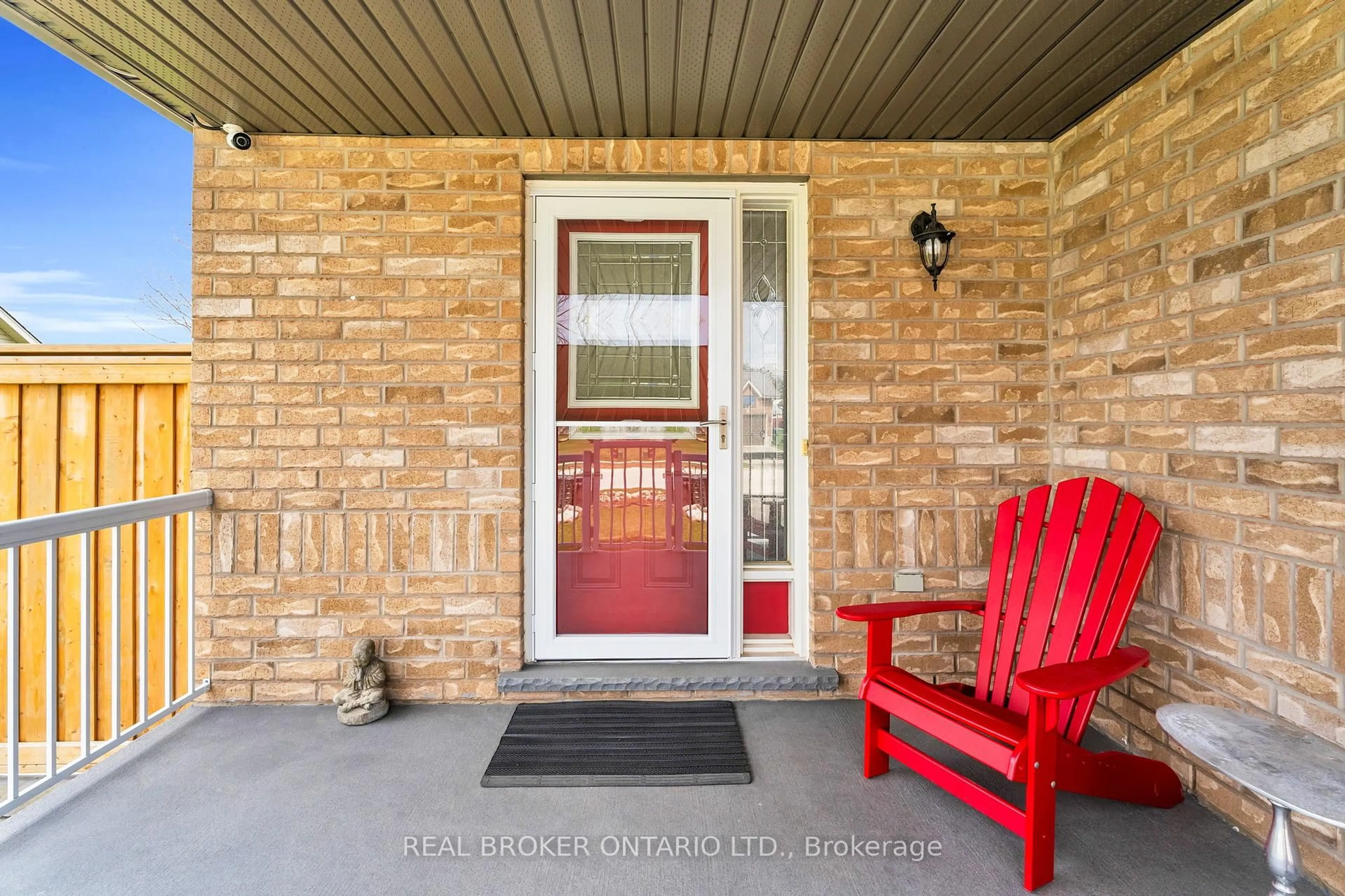 Indoor entryway for 175 Sheffield St, Southgate Ontario N0C 1B0