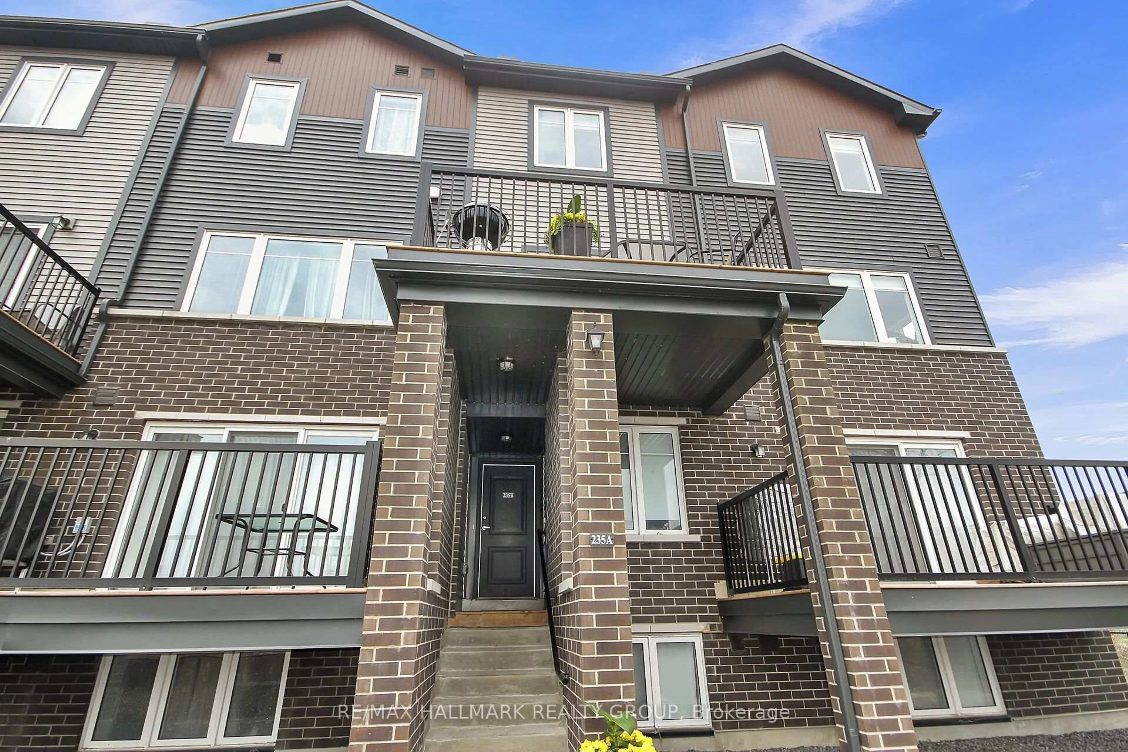 Unknown for 235 Eldorado Private #B, Ottawa Ontario K2K 0N9