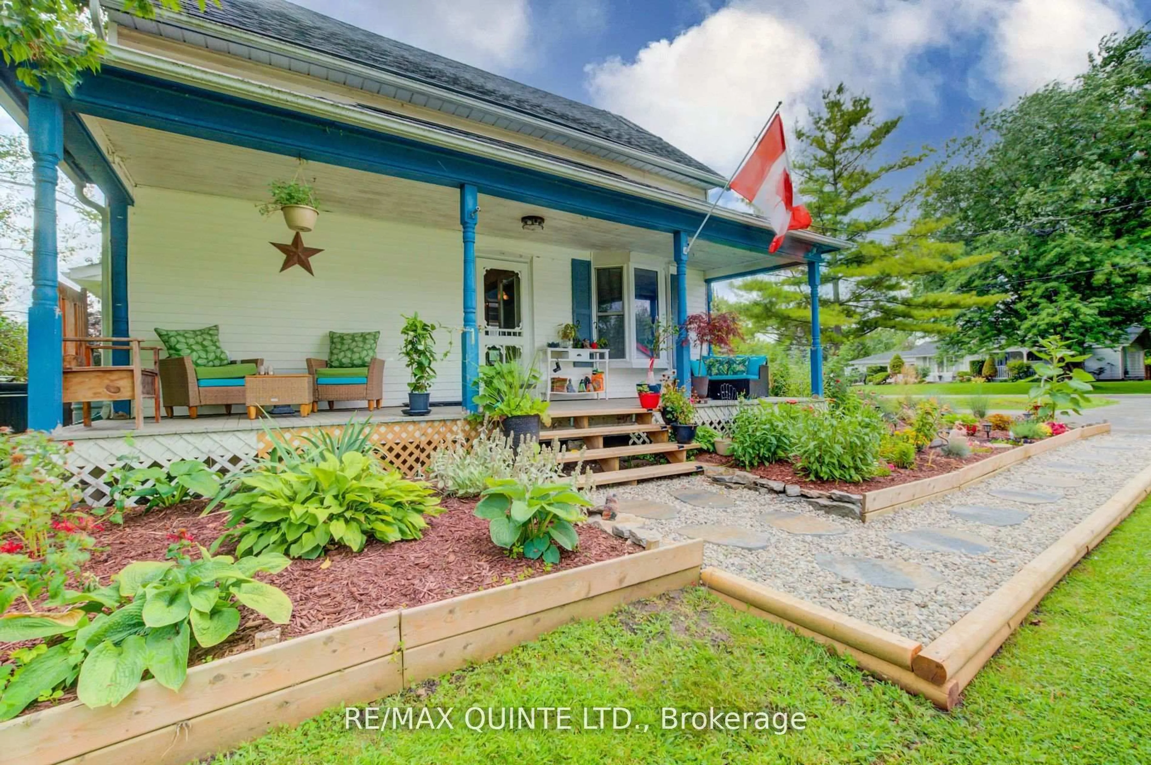 Patio, street for 7 Bayview Dr, Quinte West Ontario K8V 5P5