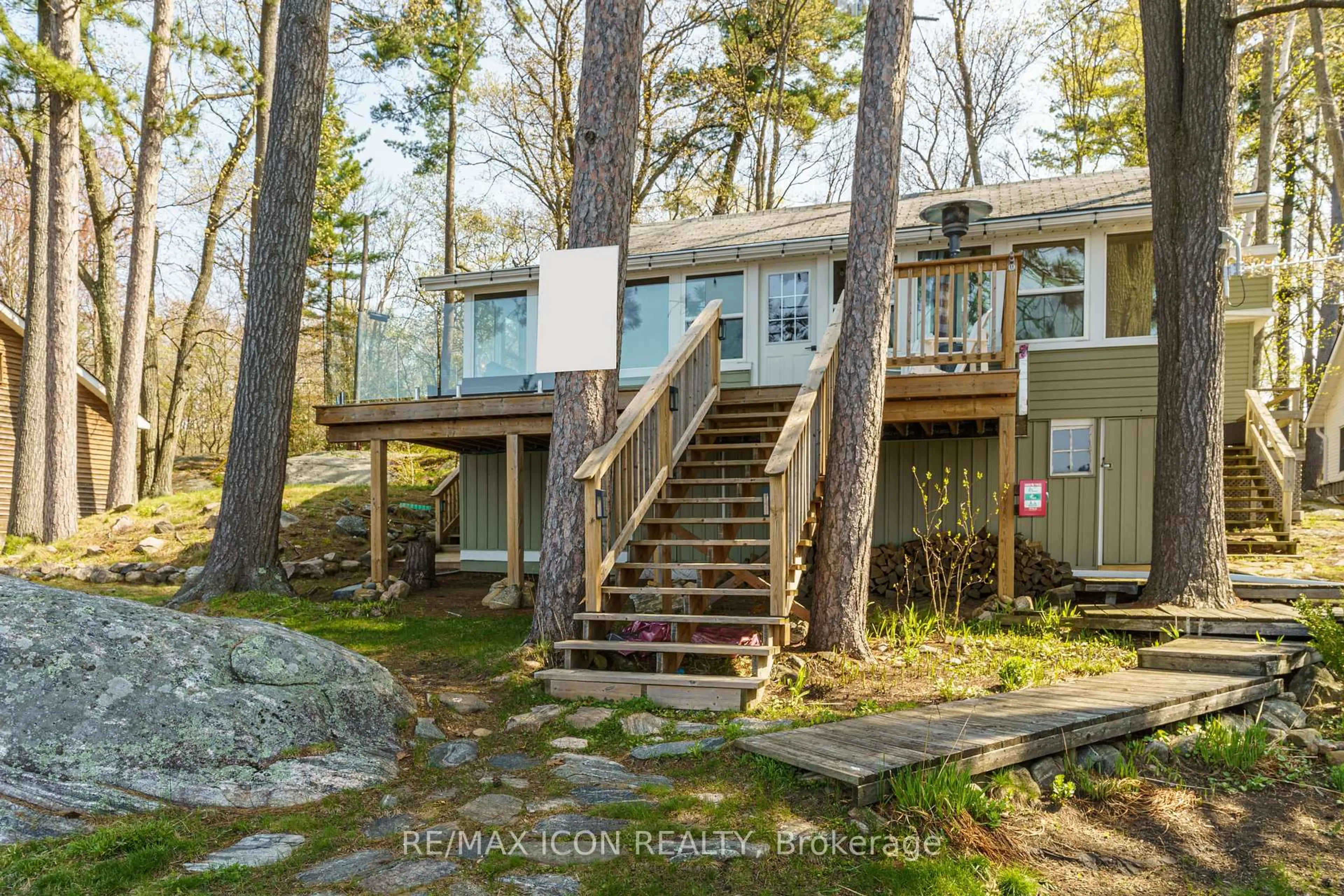 Unknown for 99 Bala Park Island N/A, Muskoka Lakes Ontario P0C 1A0