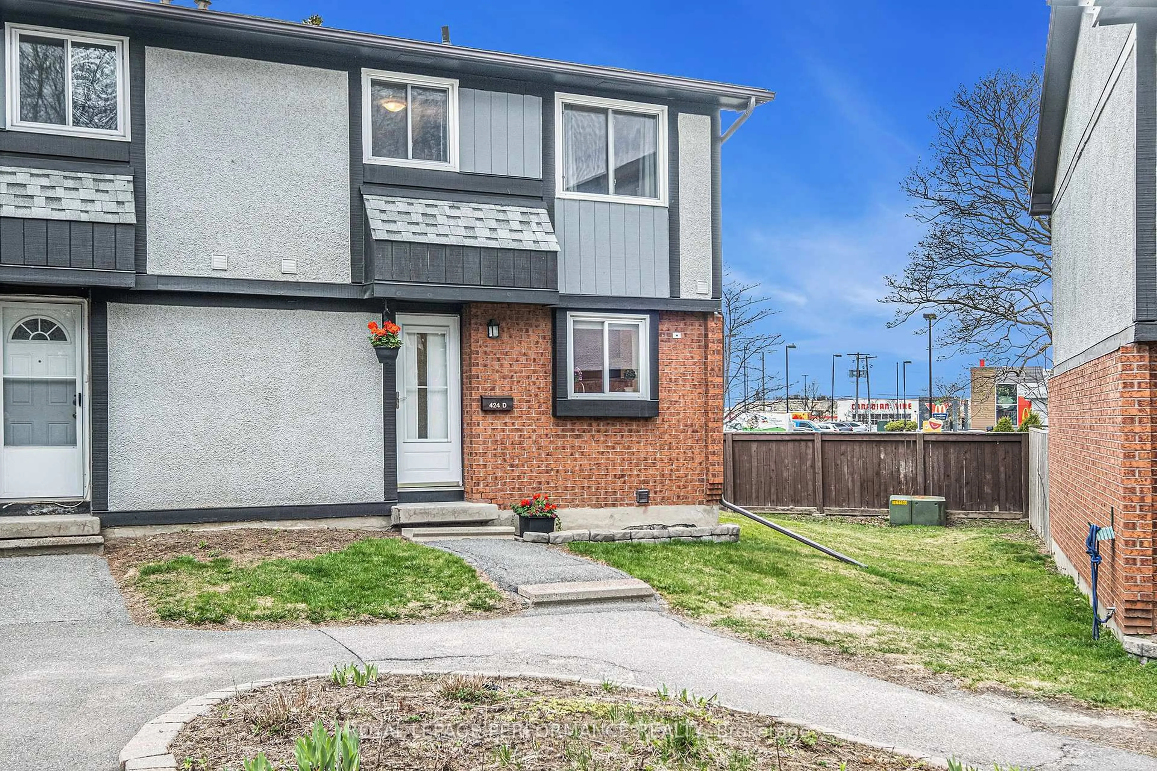 Unknown for 424 Moodie Dr #D, Ottawa Ontario K2H 8A6