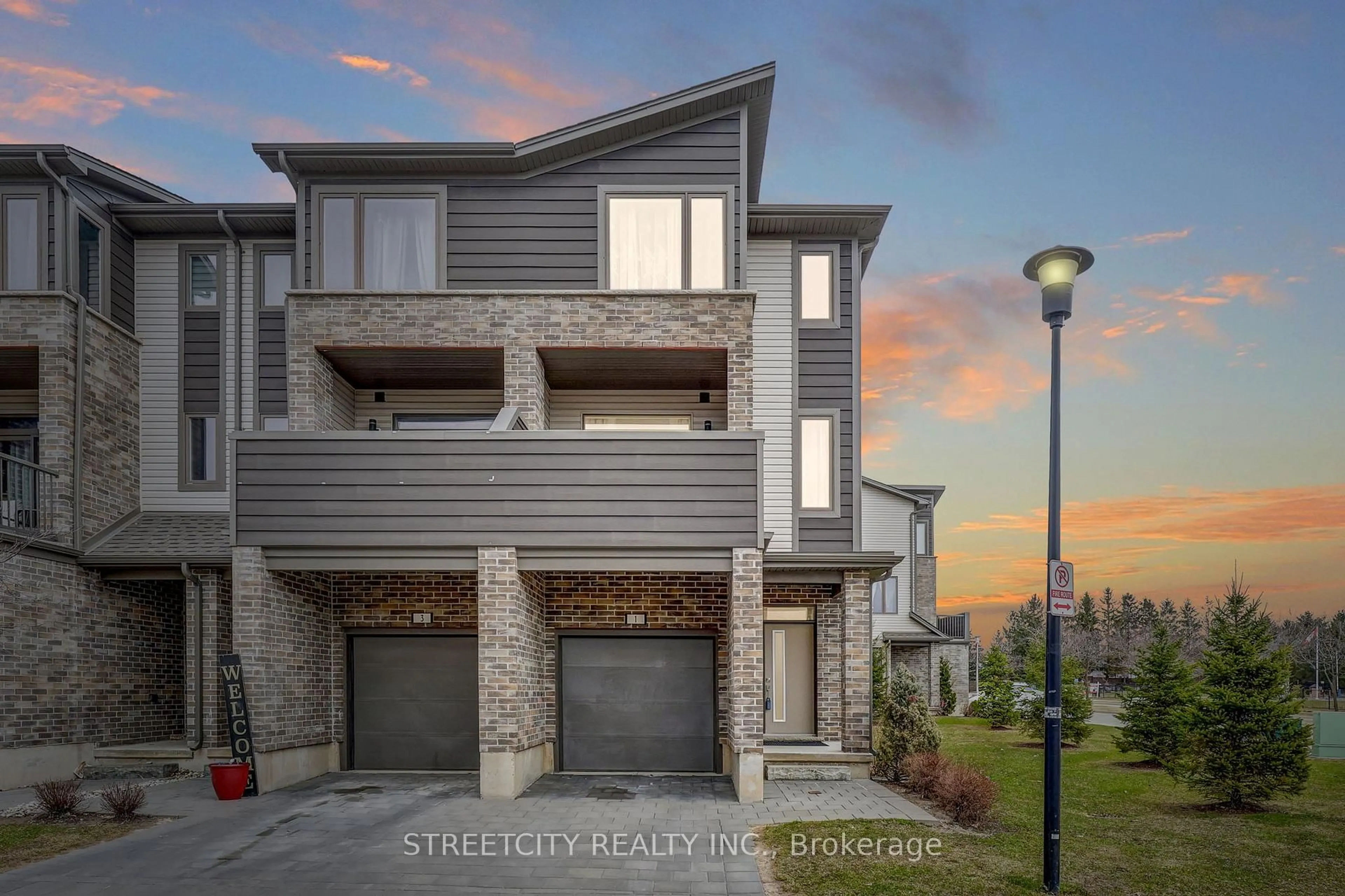 Unknown for 2070 Meadowgate Blvd #1, London South Ontario N6M 0H5