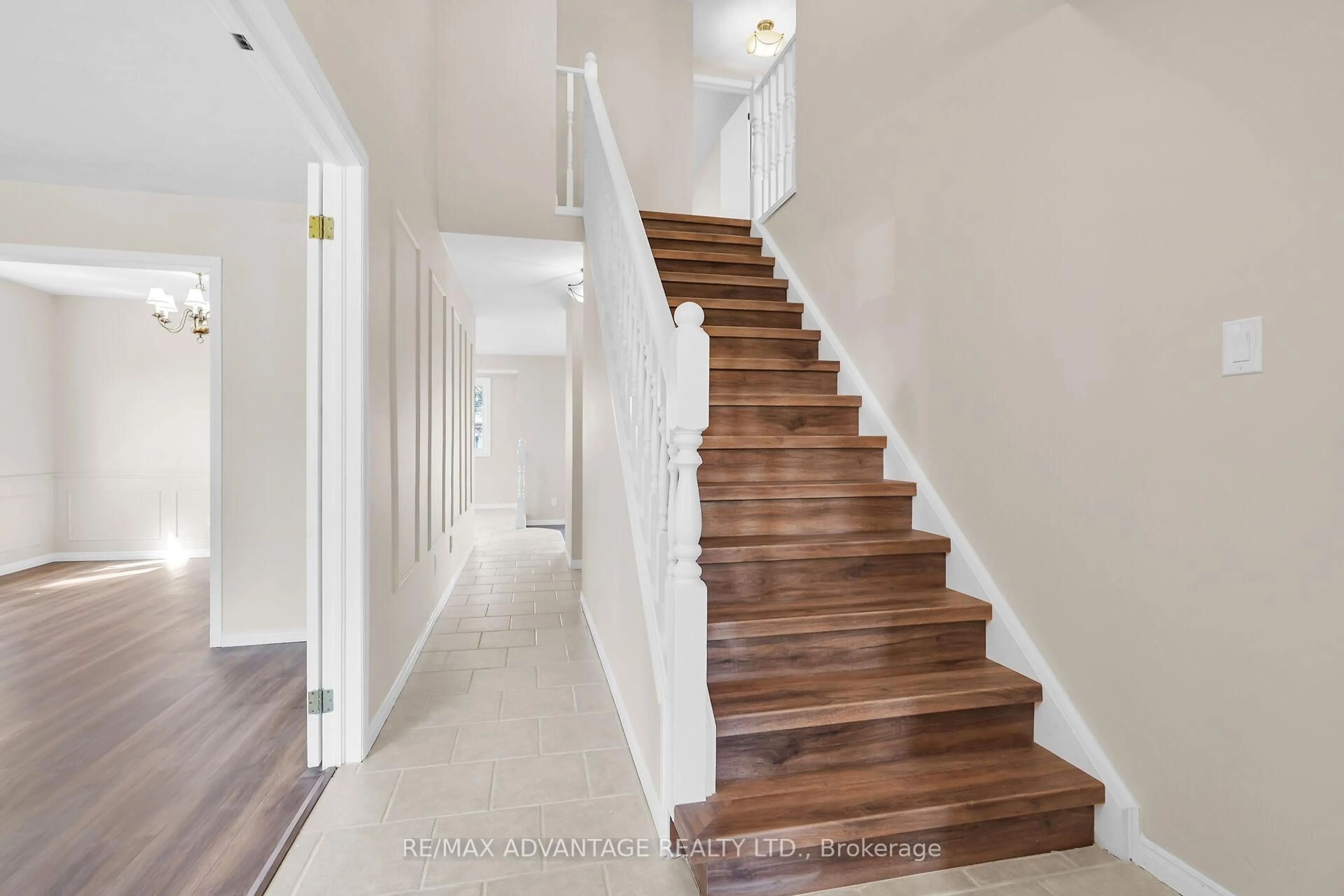 Stairs for 144 Fairchild Cres, London South Ontario N6E 3E8