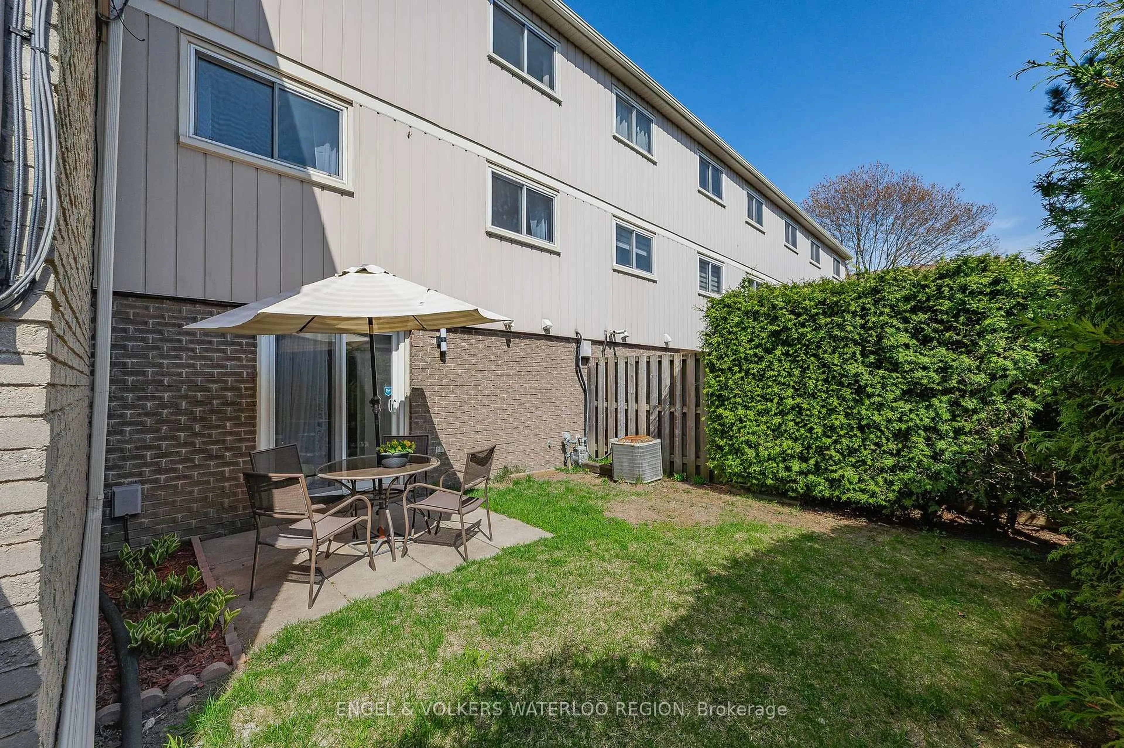 Patio, street for 51 Paulander Dr #39, Kitchener Ontario N2M 5E5